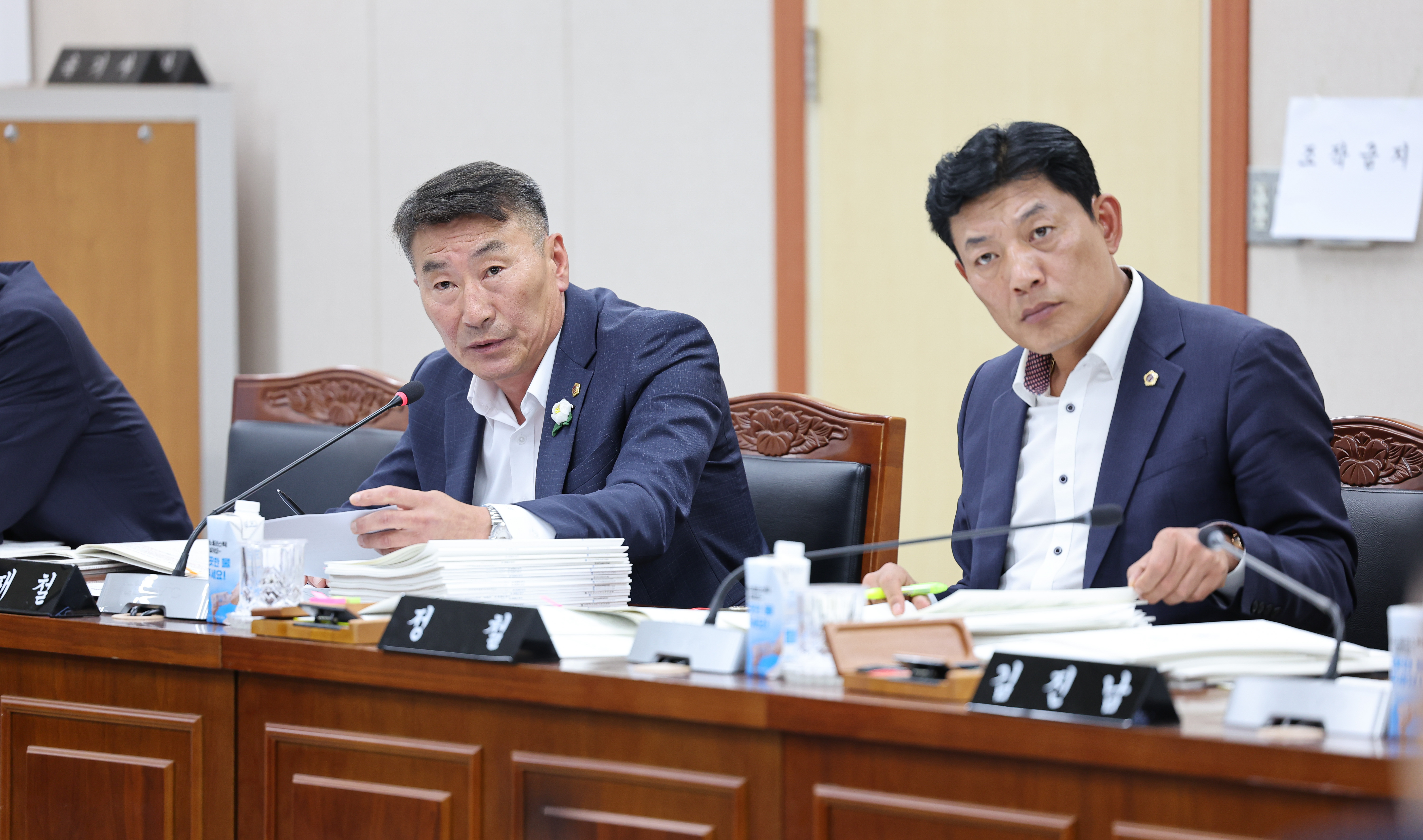 제393회 임시회 교육위원회 회의 첨부이미지 : 25년09월11일 제393회 임시회 교육위원회 회의 (23).jpg