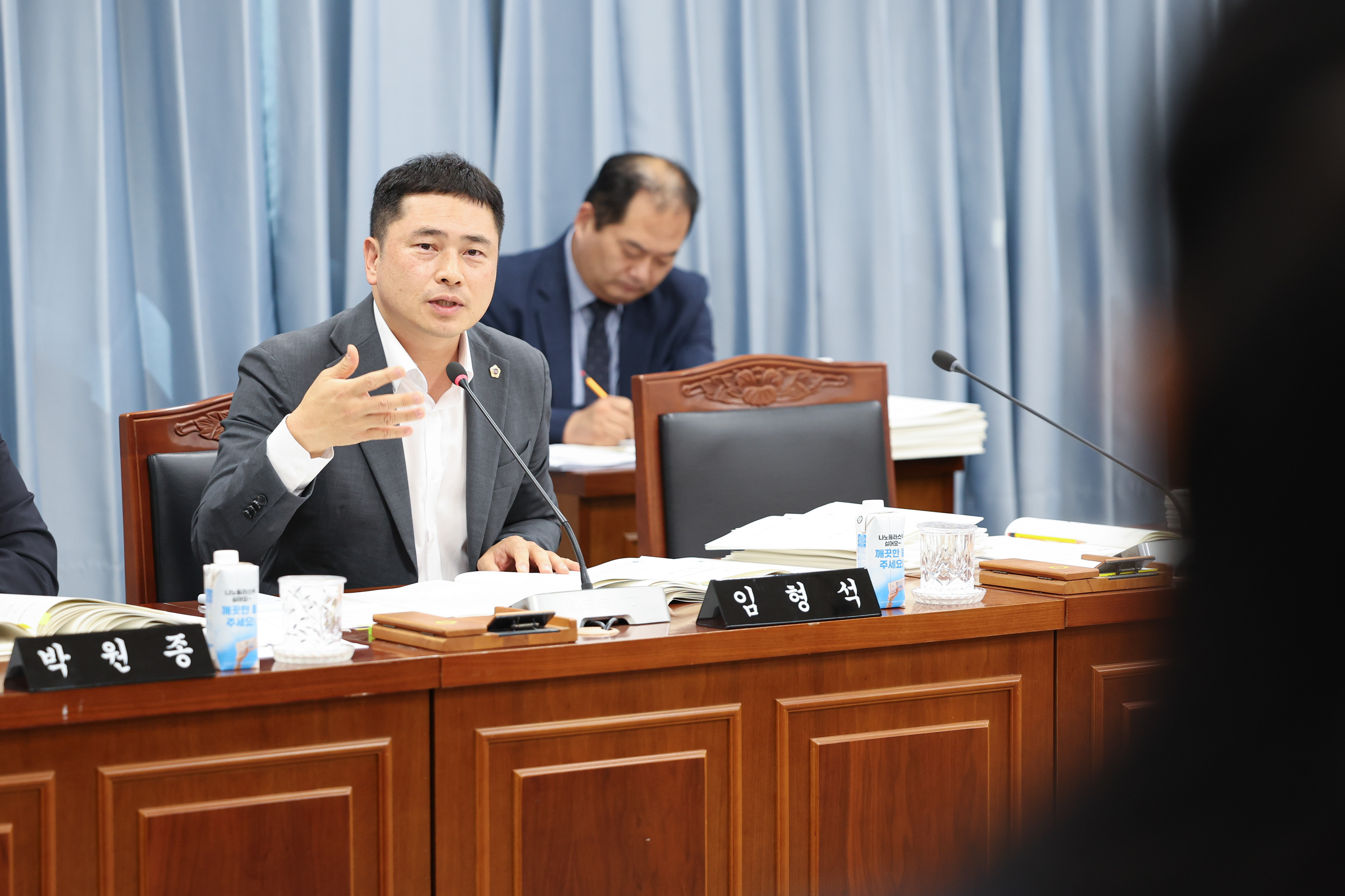 제393회 임시회 교육위원회 회의 첨부이미지 : 25년09월11일 제393회 임시회 교육위원회 회의 (29).jpg