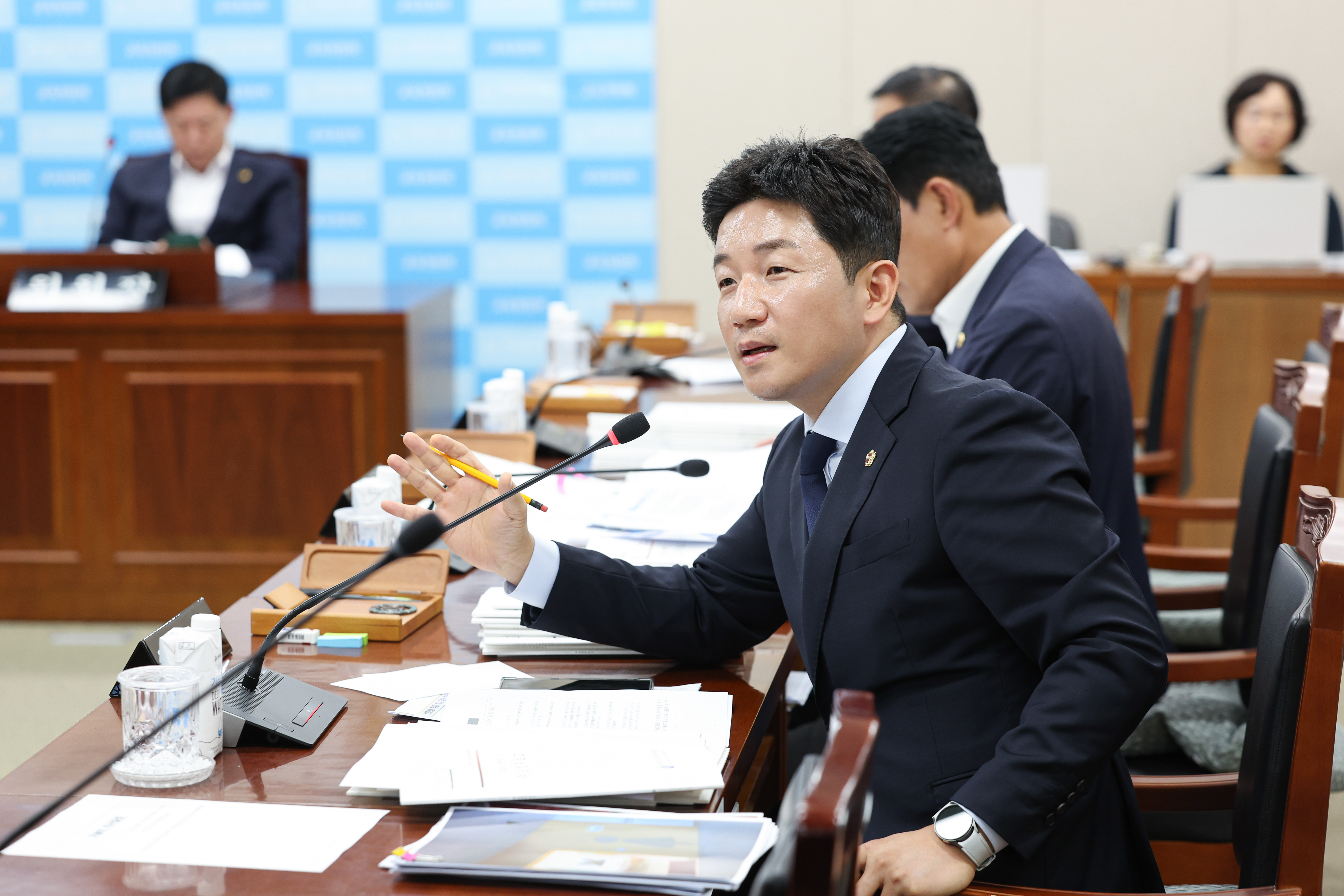 제393회 임시회 교육위원회 회의 첨부이미지 : 25년09월11일 제393회 임시회 교육위원회 회의 (49).jpg