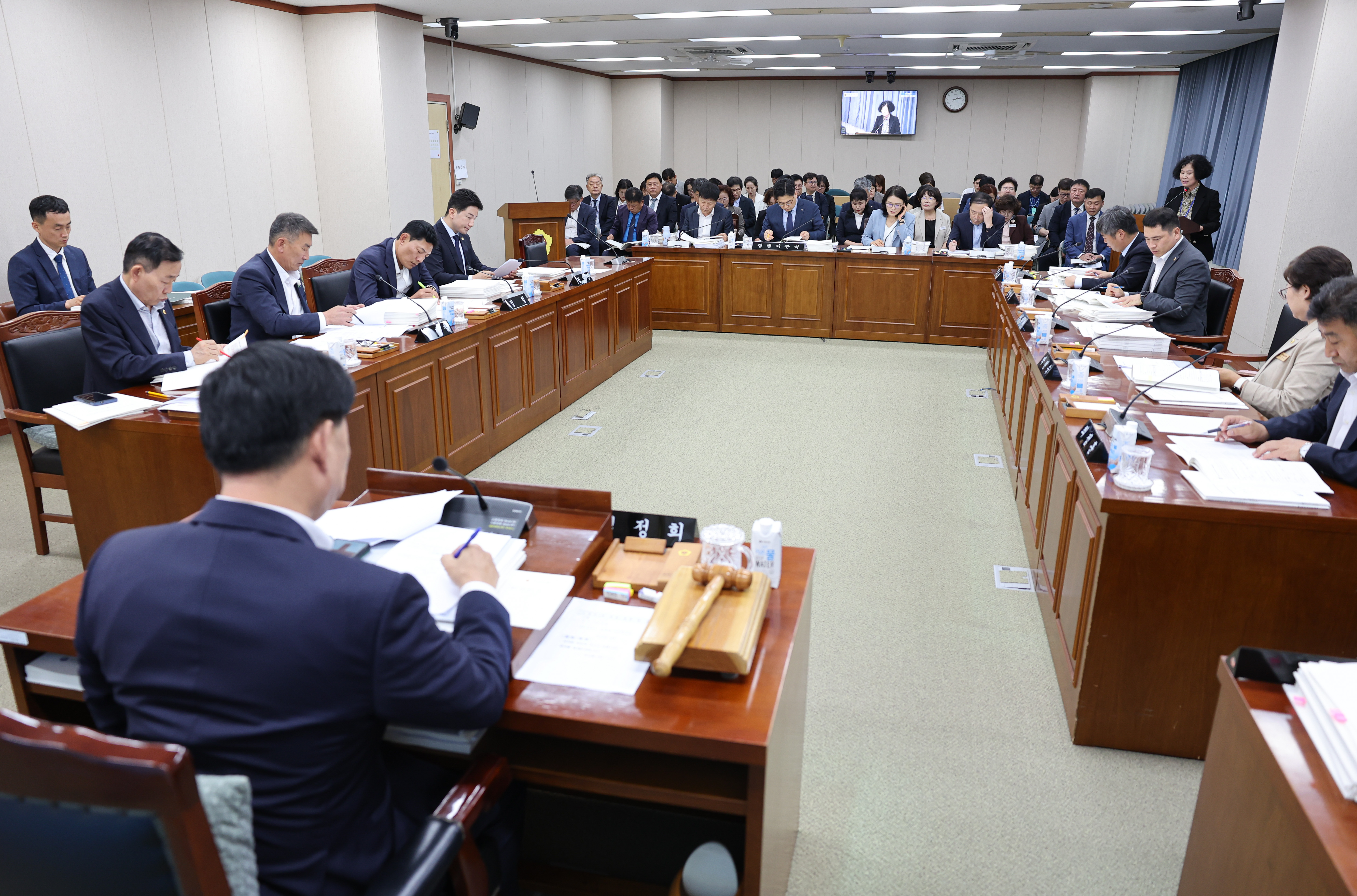 제393회 임시회 교육위원회 회의 첨부이미지 : 25년09월11일 제393회 임시회 교육위원회 회의 (6).jpg