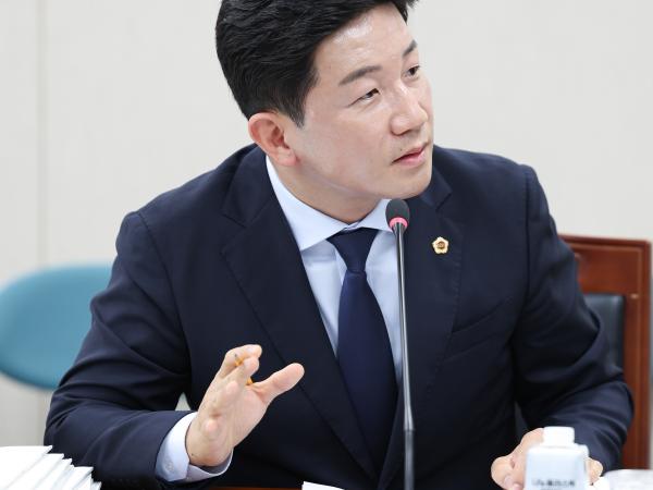 제393회 임시회 교육위원회 회의 첨부이미지 : 25년09월11일 제393회 임시회 교육위원회 회의 (47).jpg