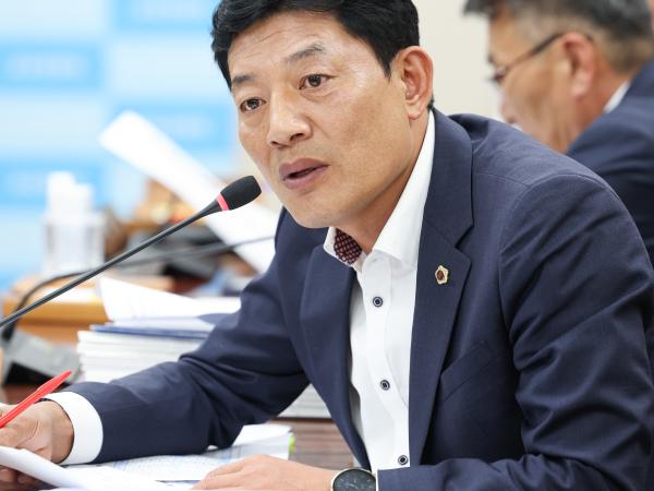 제393회 임시회 교육위원회 회의 첨부이미지 : 25년09월11일 제393회 임시회 교육위원회 회의 (65).jpg