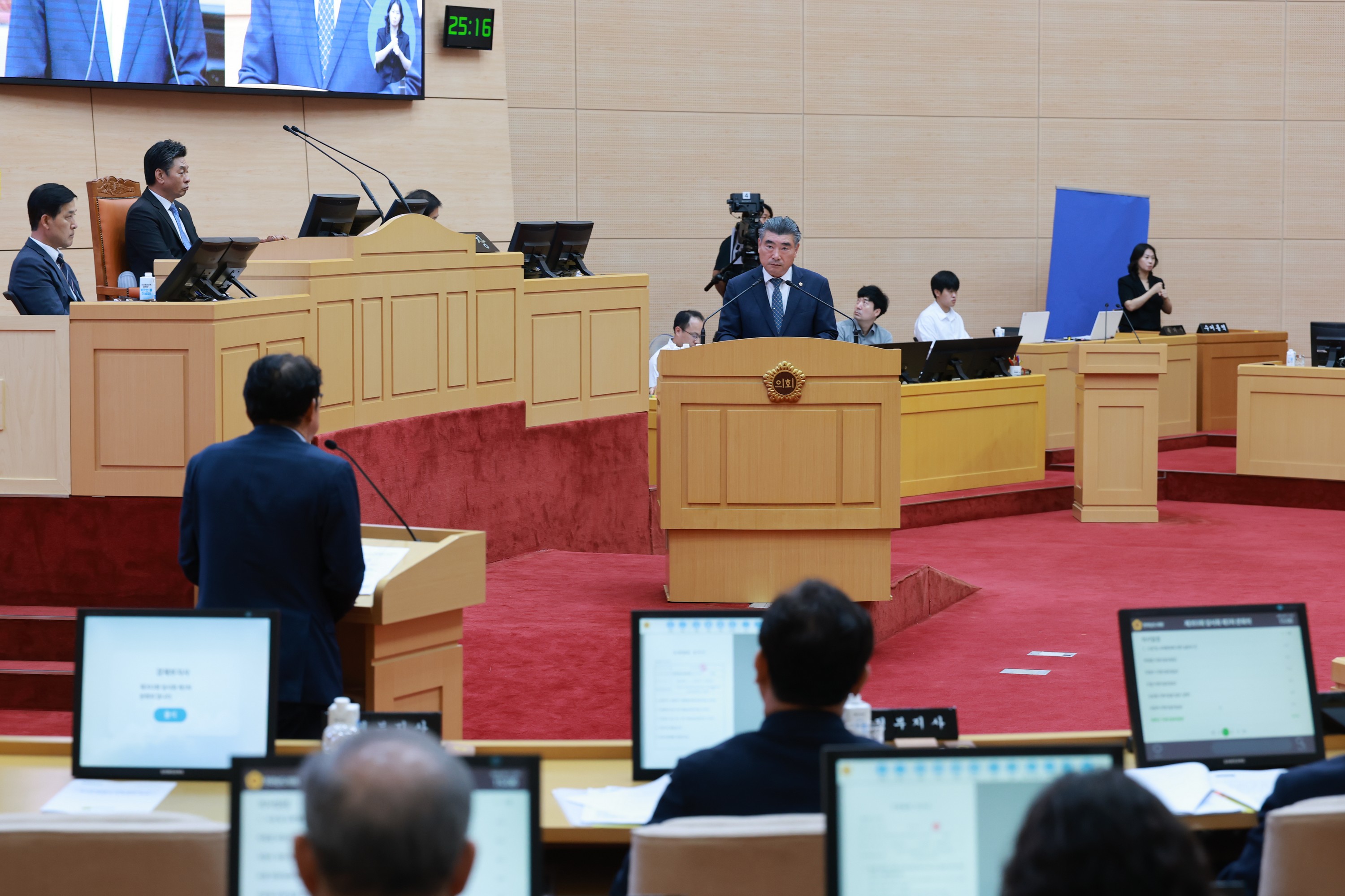 제393회 임시회 제3차 본회의 도정 및 교육행정 질문 첨부이미지 : 25년09월17일 제393회 임시회 제3차 본회의 도정 및 교육행정 질문 - 328.jpg