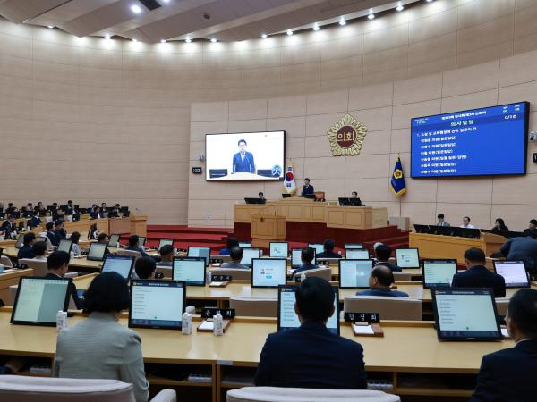 제393회 임시회 제3차 본회의 도정 및 교육행정 질문 첨부이미지 : 25년09월17일 제393회 임시회 제3차 본회의 도정 및 교육행정 질문 - 184.jpg