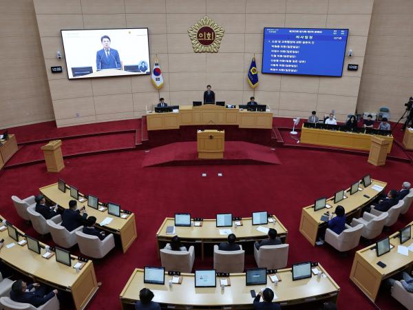 제393회 임시회 제3차 본회의 도정 및 교육행정 질문 첨부이미지 : 25년09월17일 제393회 임시회 제3차 본회의 도정 및 교육행정 질문 - 001.jpg