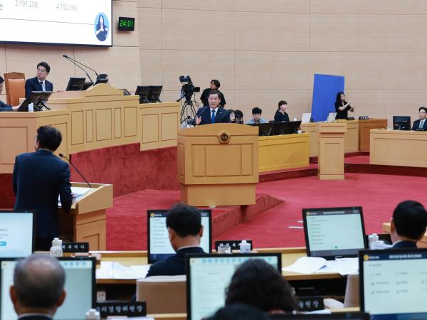 제393회 임시회 제3차 본회의 도정 및 교육행정 질문 첨부이미지 : 25년09월17일 제393회 임시회 제3차 본회의 도정 및 교육행정 질문 - 223.jpg