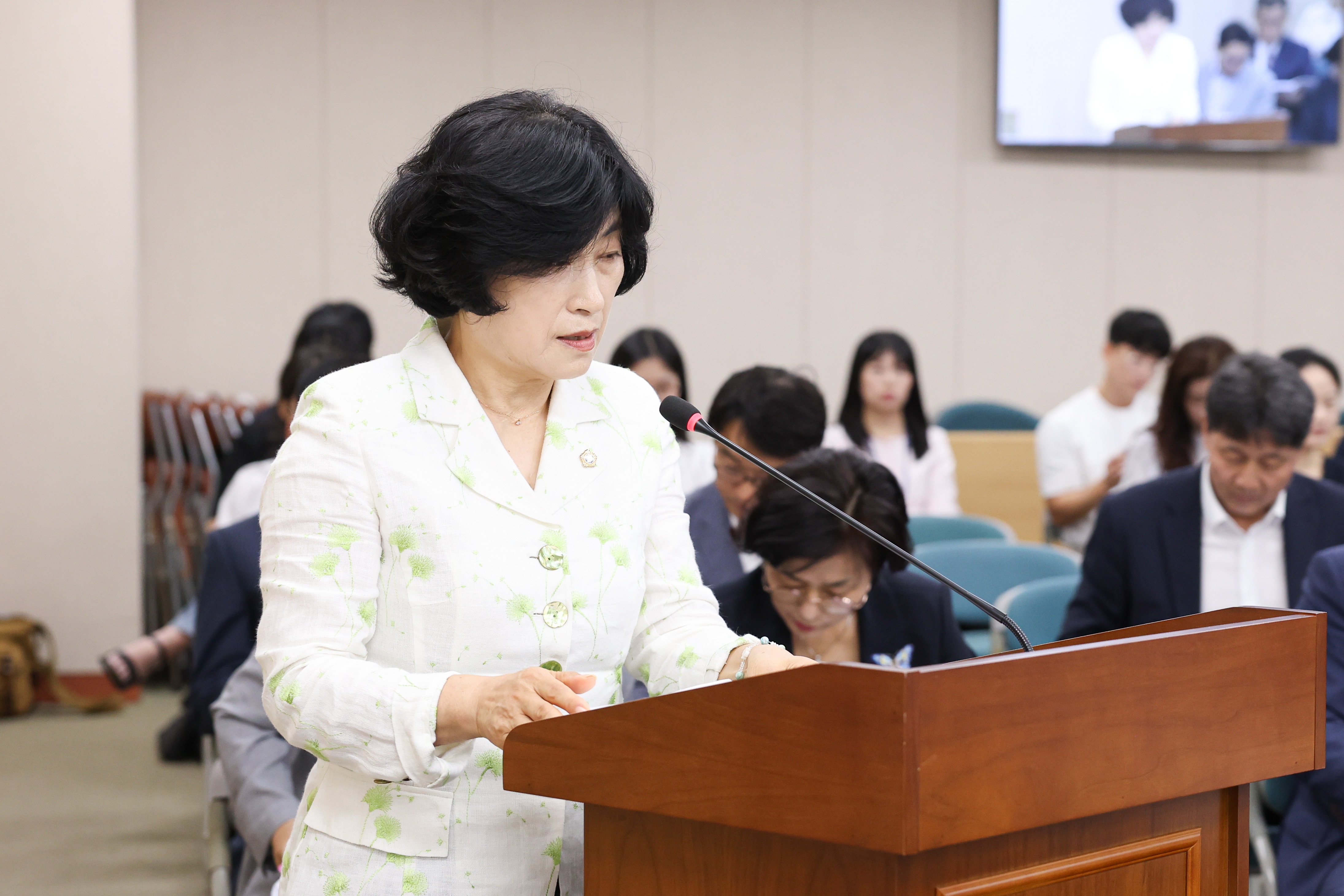 제393회 임시회 교육위원회 회의 첨부이미지 : 25년09월10일 제393회 임시회 교육위원회 회의 (12).jpg