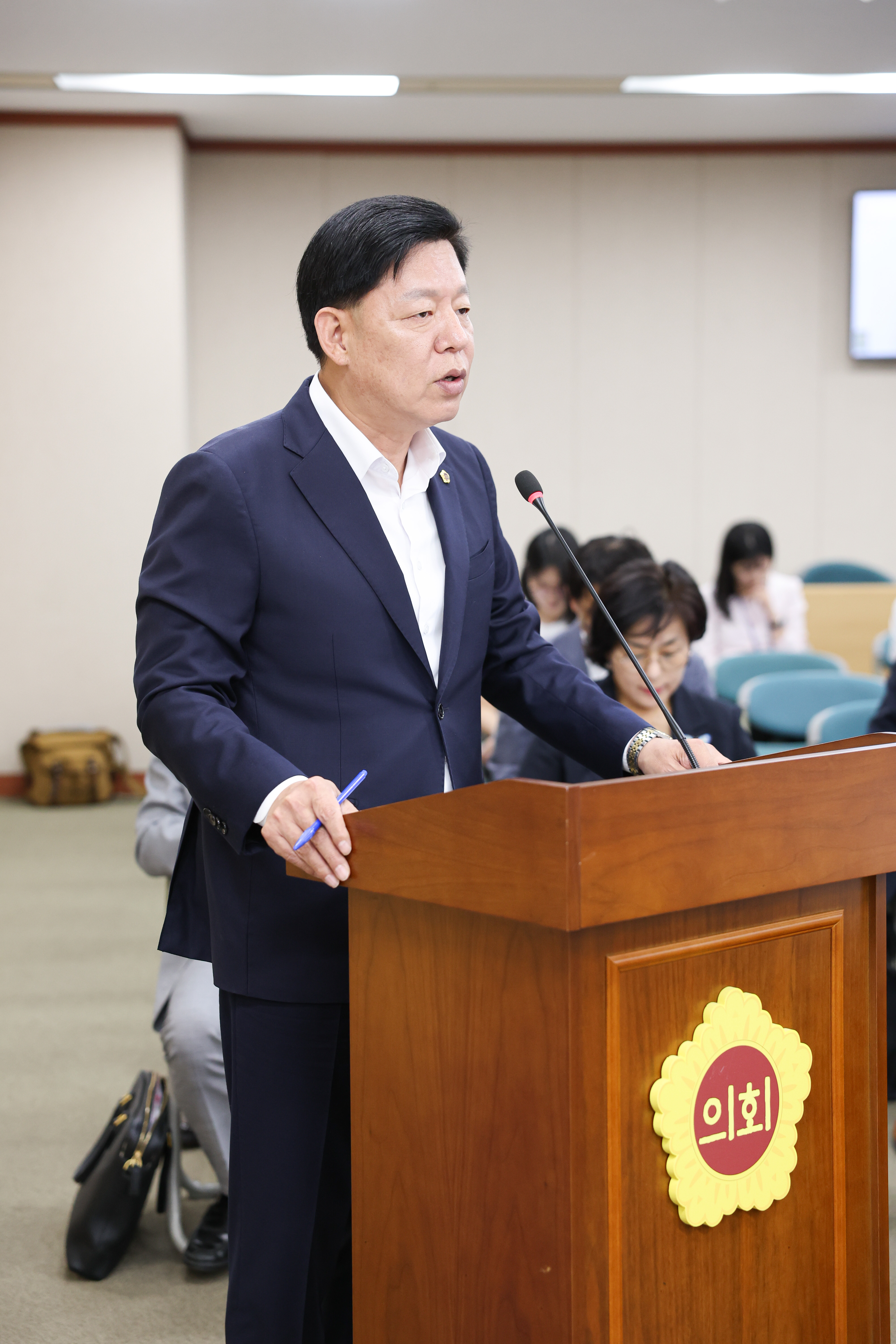 제393회 임시회 교육위원회 회의 첨부이미지 : 25년09월10일 제393회 임시회 교육위원회 회의 (29).jpg