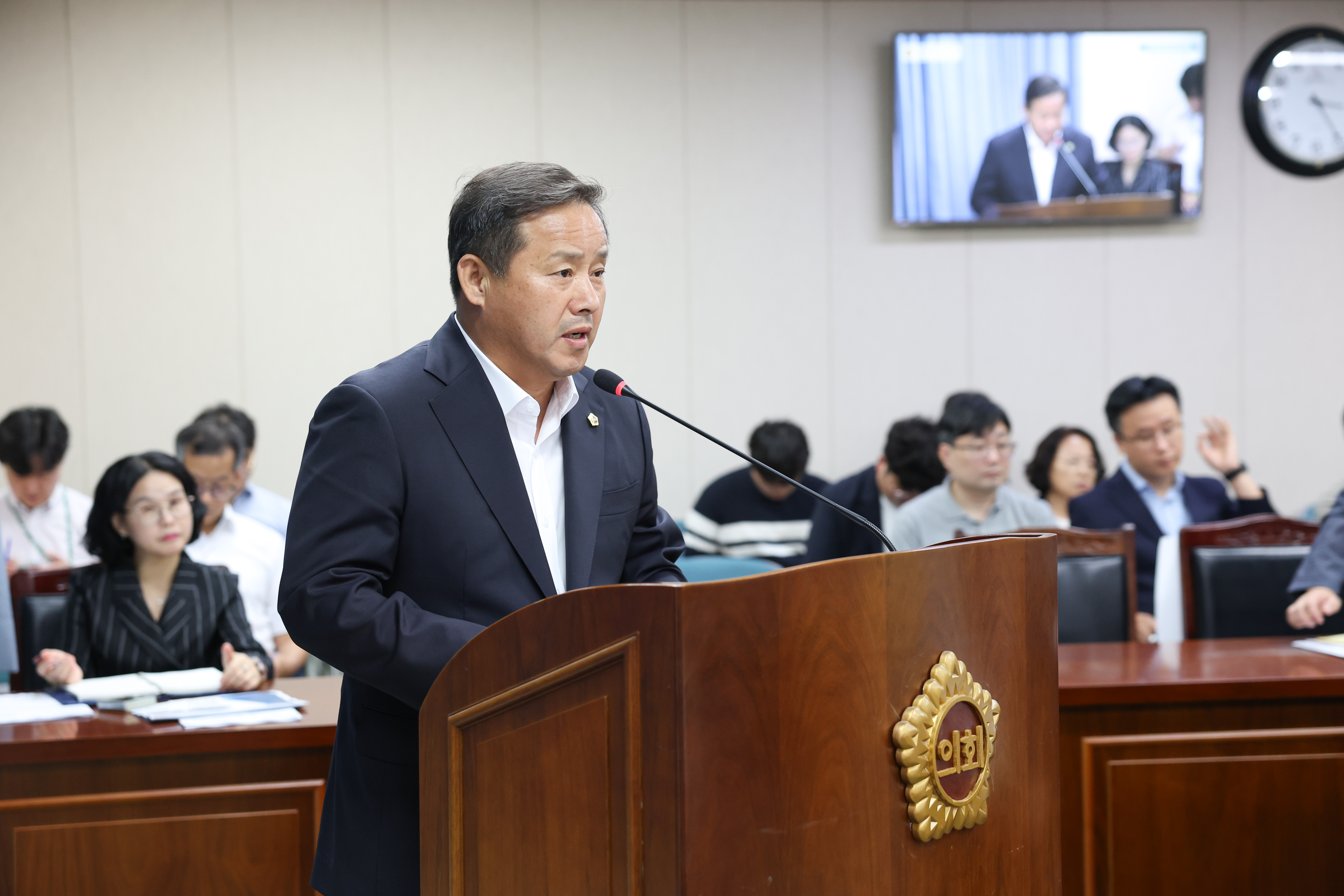 제393회 임시회 경제관광위원회 회의 첨부이미지 : 25년09월09일 제393회 임시회 경제관광위원회 회의 (13).jpg