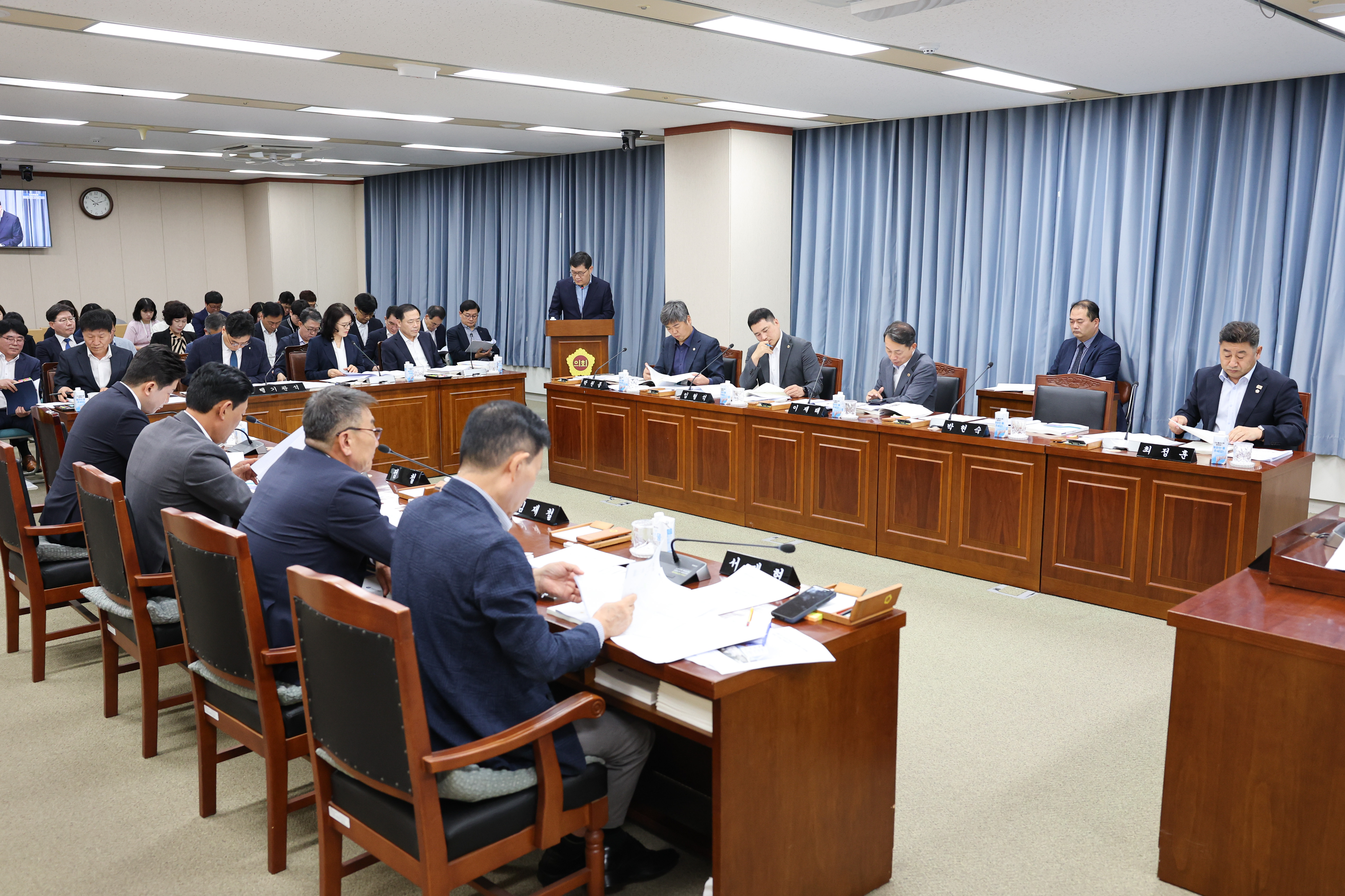 제393회 임시회 교육위원회 회의 첨부이미지 : 25년09월10일 제393회 임시회 교육위원회 회의 (13).jpg