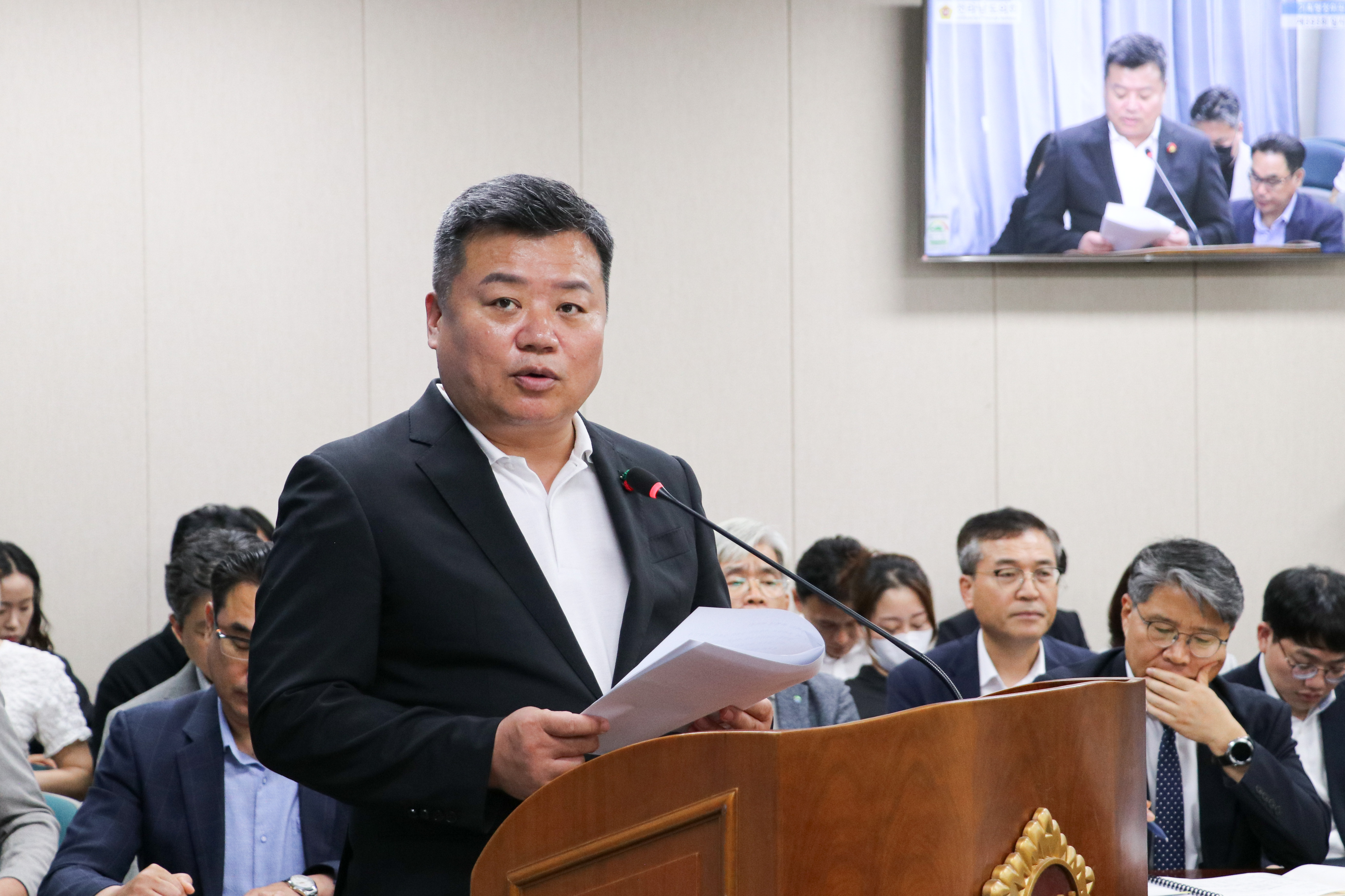 제393회 임시회 기획행정위원회 회의 첨부이미지 : 25년09월09일 제393회 임시회 기획행정위원회 회의 (29).jpg