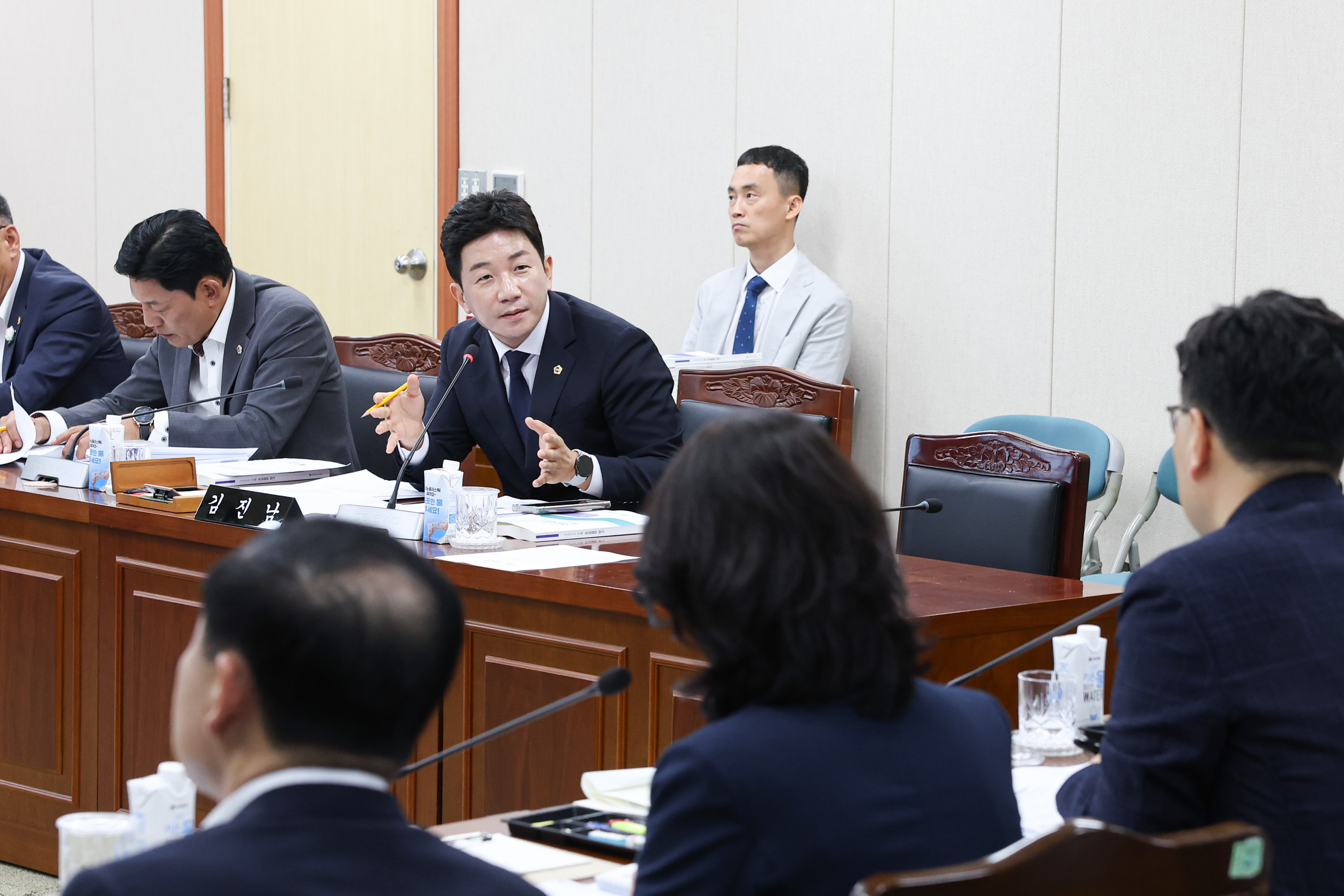 제393회 임시회 교육위원회 회의 첨부이미지 : 25년09월10일 제393회 임시회 교육위원회 회의 (26).jpg