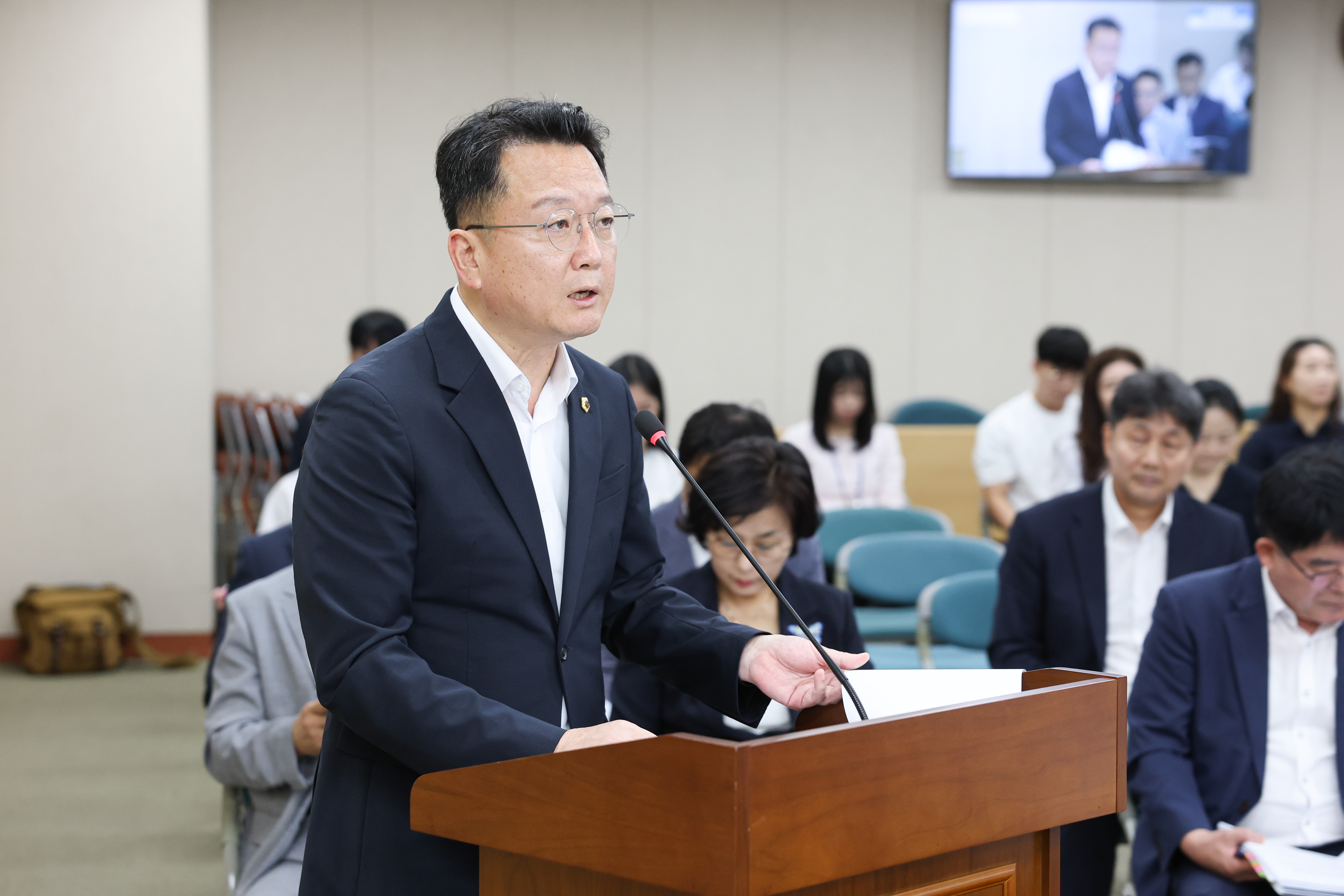 제393회 임시회 교육위원회 회의 첨부이미지 : 25년09월10일 제393회 임시회 교육위원회 회의 (16).jpg