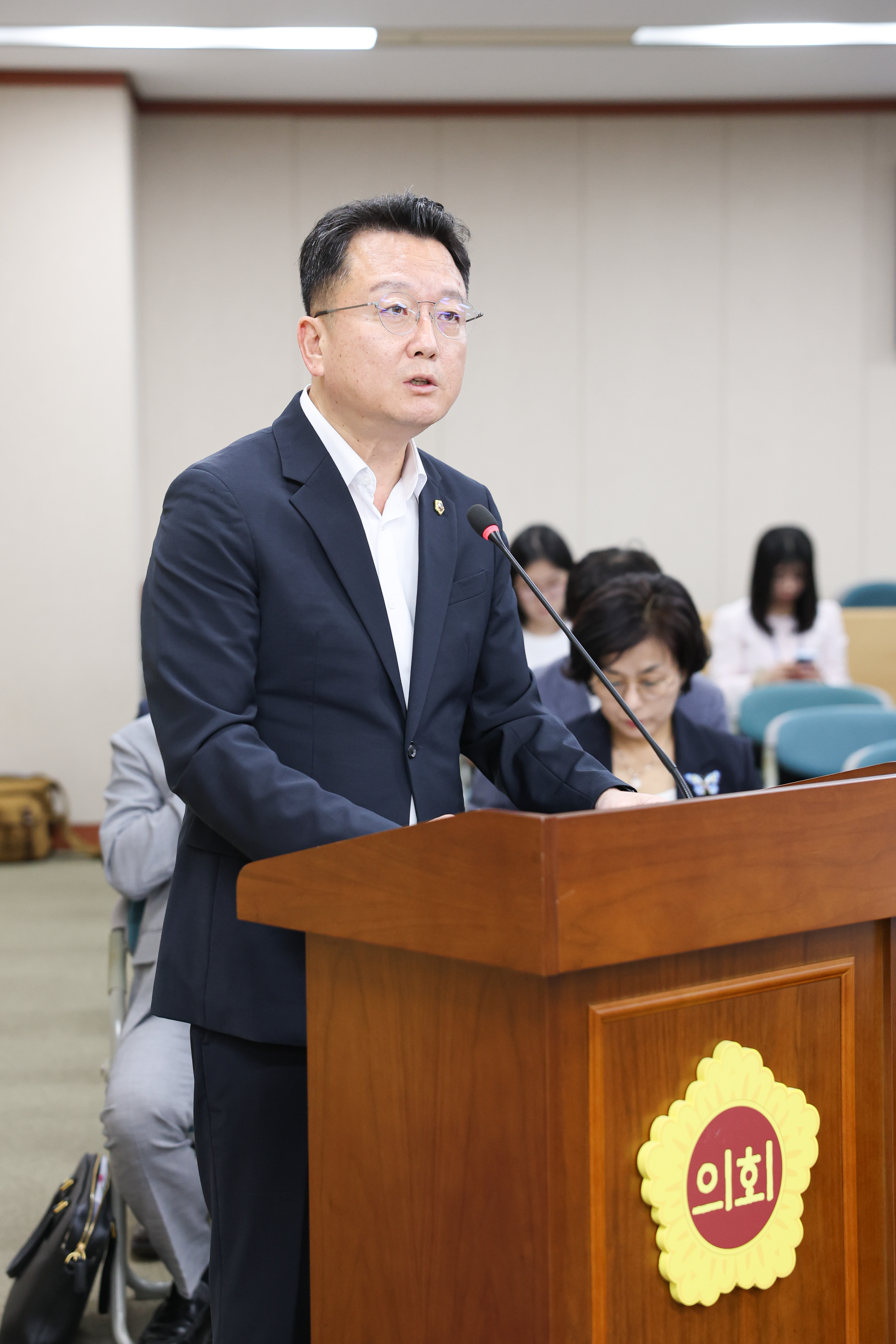 제393회 임시회 교육위원회 회의 첨부이미지 : 25년09월10일 제393회 임시회 교육위원회 회의 (17).jpg