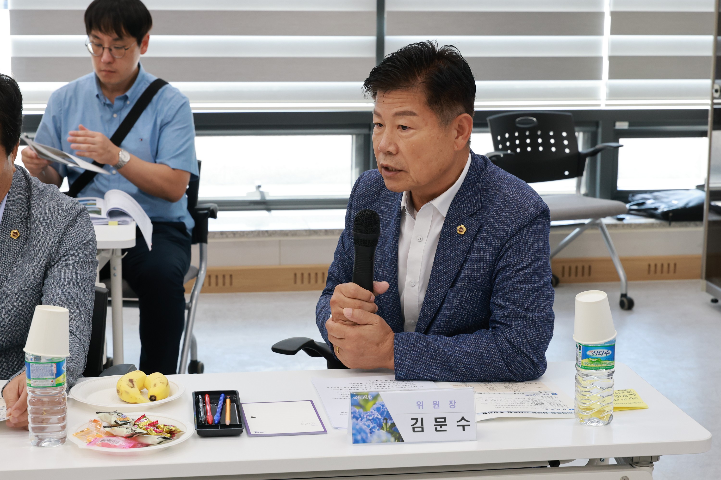 제393회 임시회 농수산위원회 신안 바나나농장 현지활동 첨부이미지 : 25년09월10일 제393회 임시회 농수산위원회 신안 바나나농장 현지활동 - 007.jpg