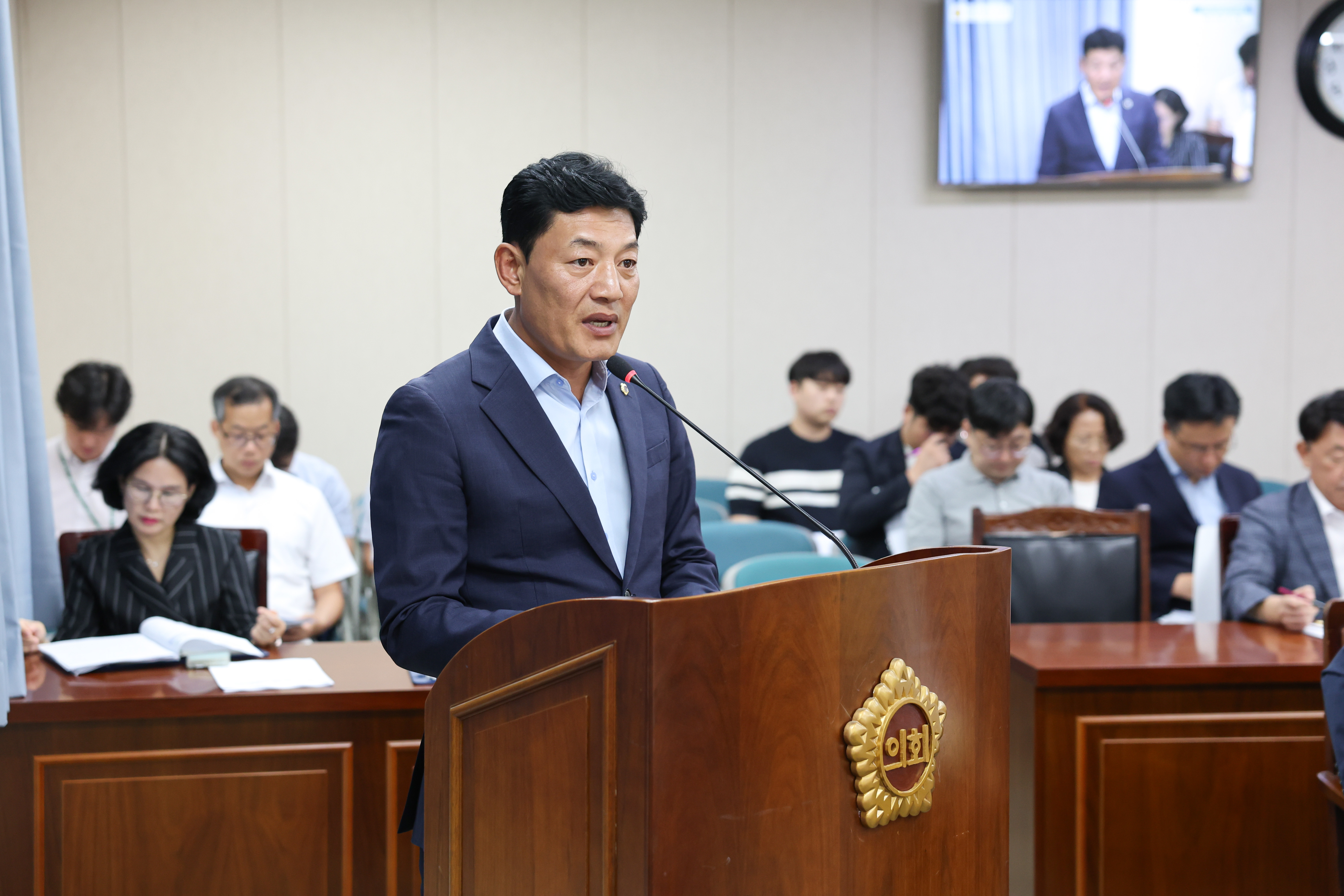 제393회 임시회 경제관광위원회 회의 첨부이미지 : 25년09월09일 제393회 임시회 경제관광위원회 회의 (17).jpg