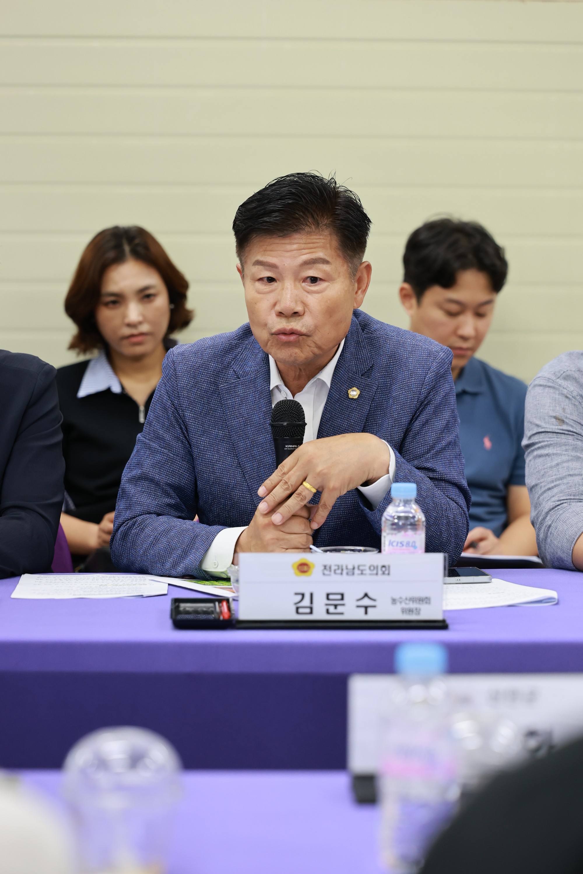 제393회 임시회 농수산위원회 신안 청년임대농장 망고학교 현지활동 첨부이미지 : 25년09월10일 제393회 임시회 농수산위원회 신안 청년임대농장 망고학교 현지활동 - 044.jpg