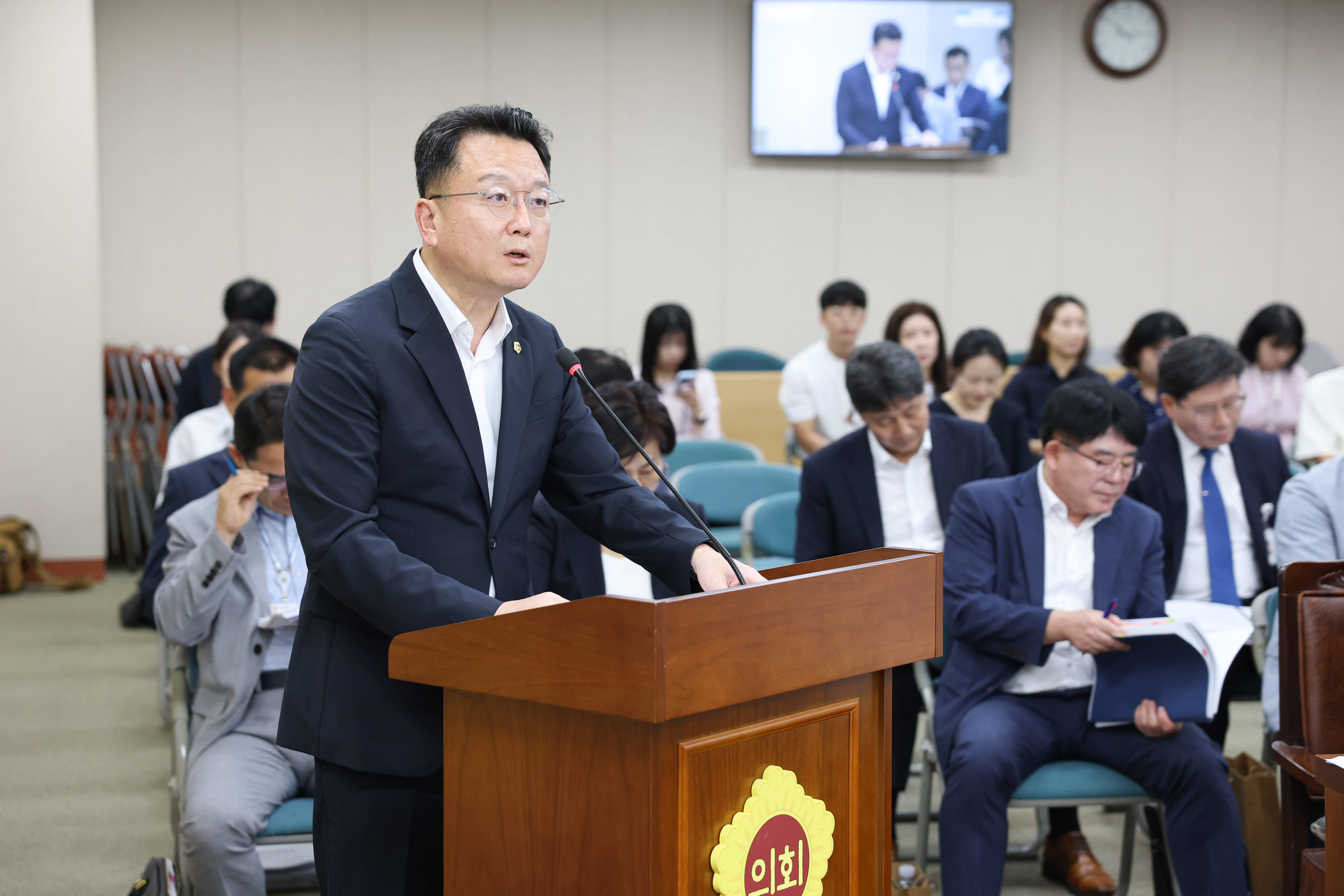제393회 임시회 교육위원회 회의 첨부이미지 : 25년09월10일 제393회 임시회 교육위원회 회의 (14).jpg