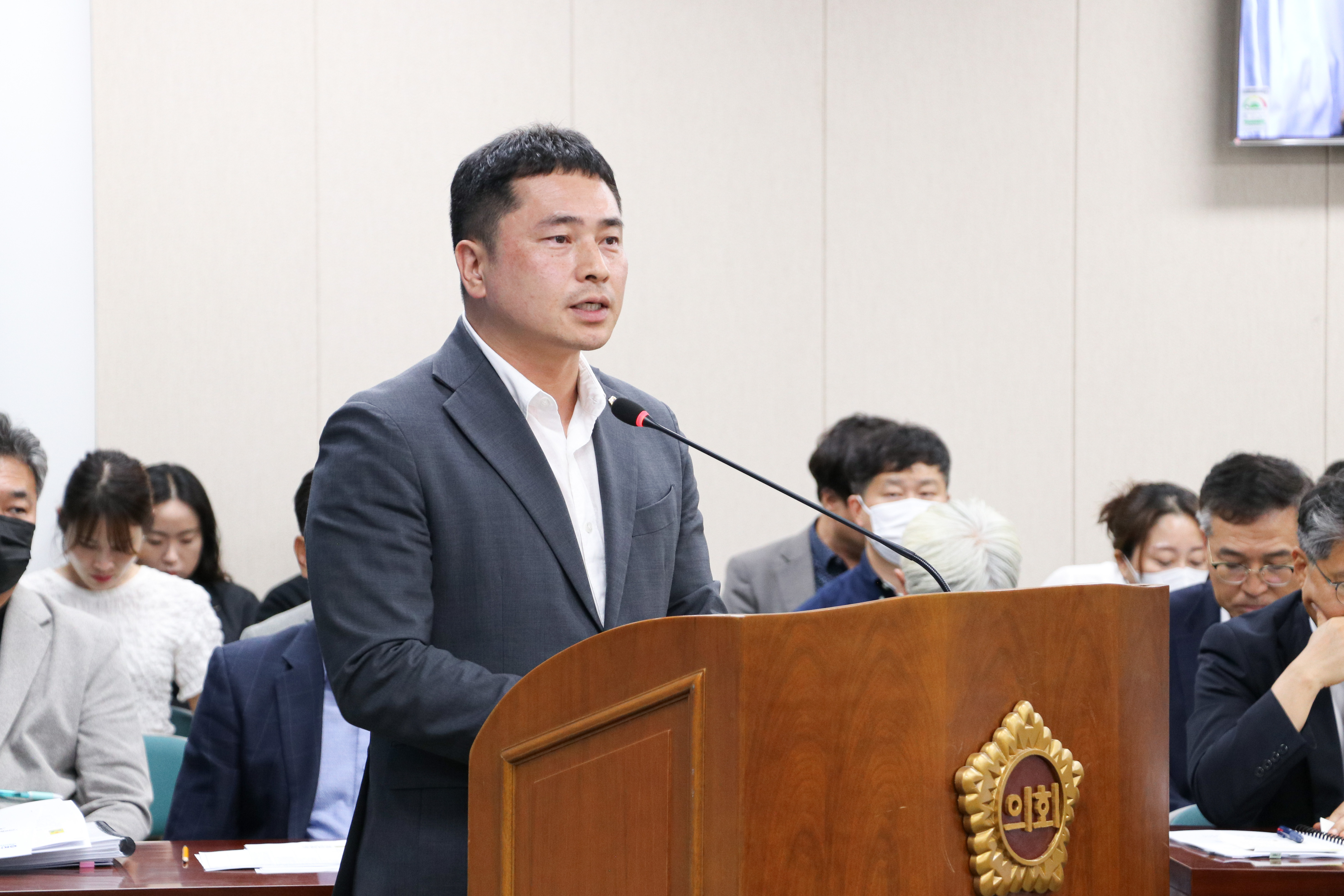 제393회 임시회 기획행정위원회 회의 첨부이미지 : 25년09월09일 제393회 임시회 기획행정위원회 회의 (35).jpg