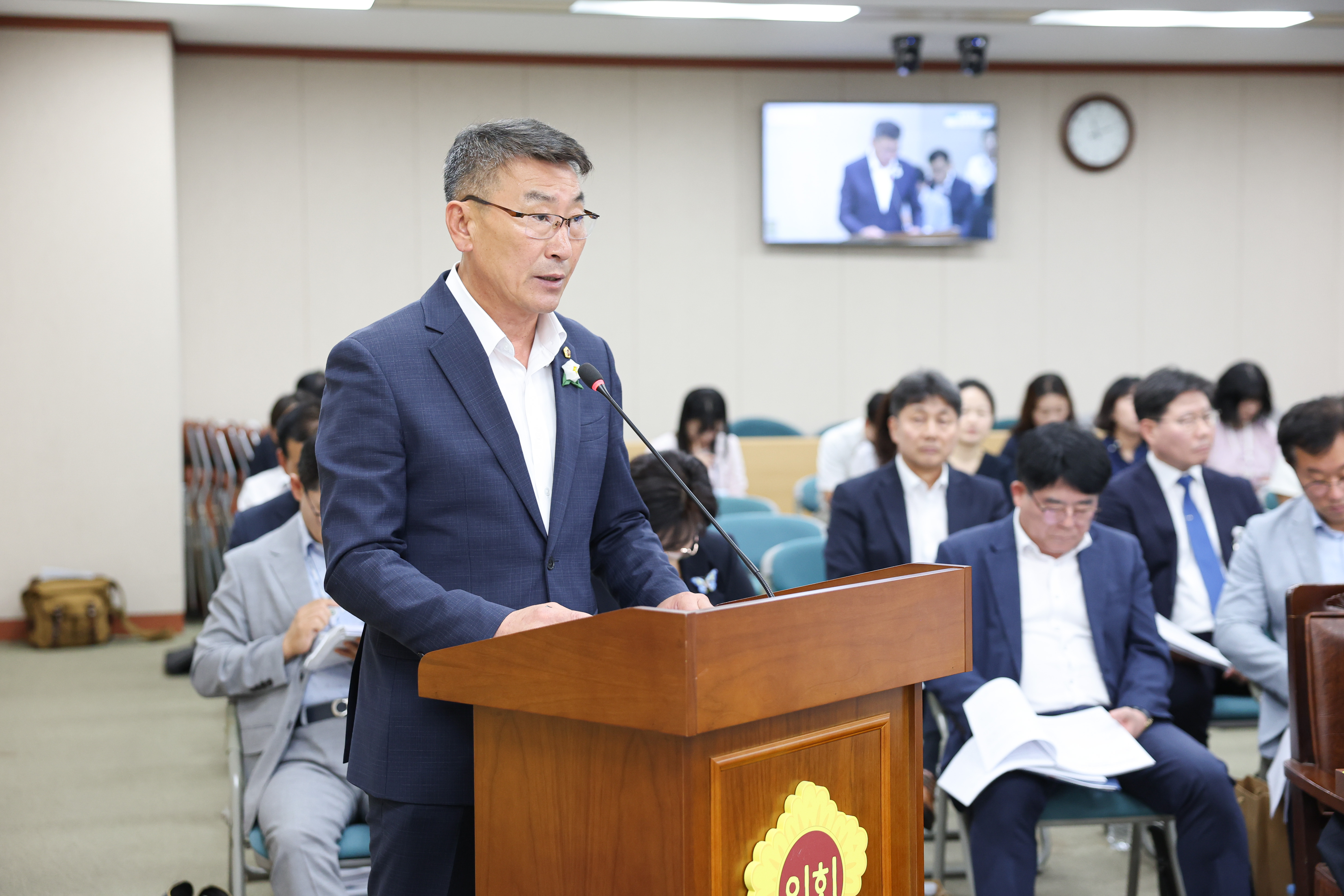 제393회 임시회 교육위원회 회의 첨부이미지 : 25년09월10일 제393회 임시회 교육위원회 회의 (47).jpg