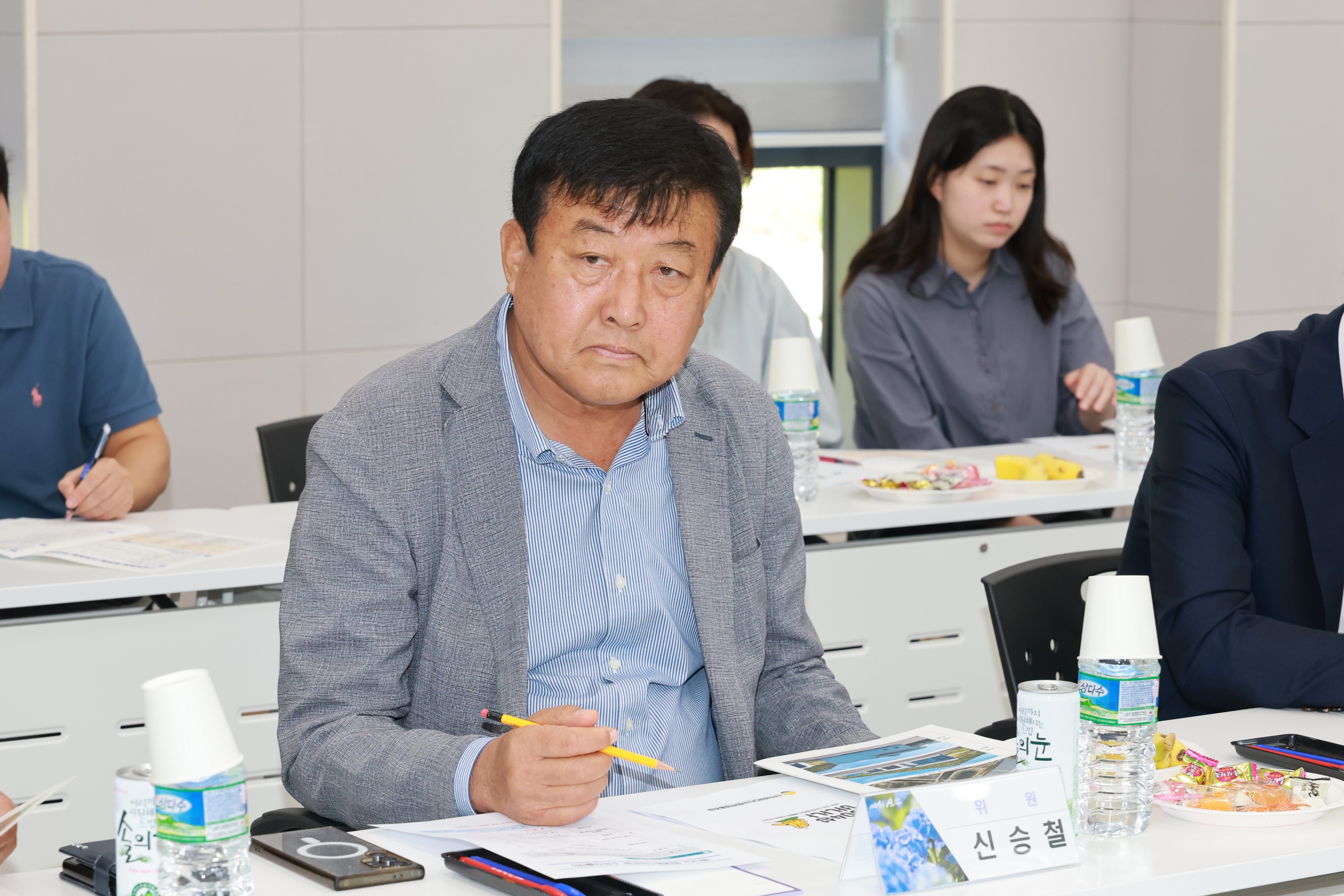 제393회 임시회 농수산위원회 신안 바나나농장 현지활동 첨부이미지 : 25년09월10일 제393회 임시회 농수산위원회 신안 바나나농장 현지활동 - 019.jpg