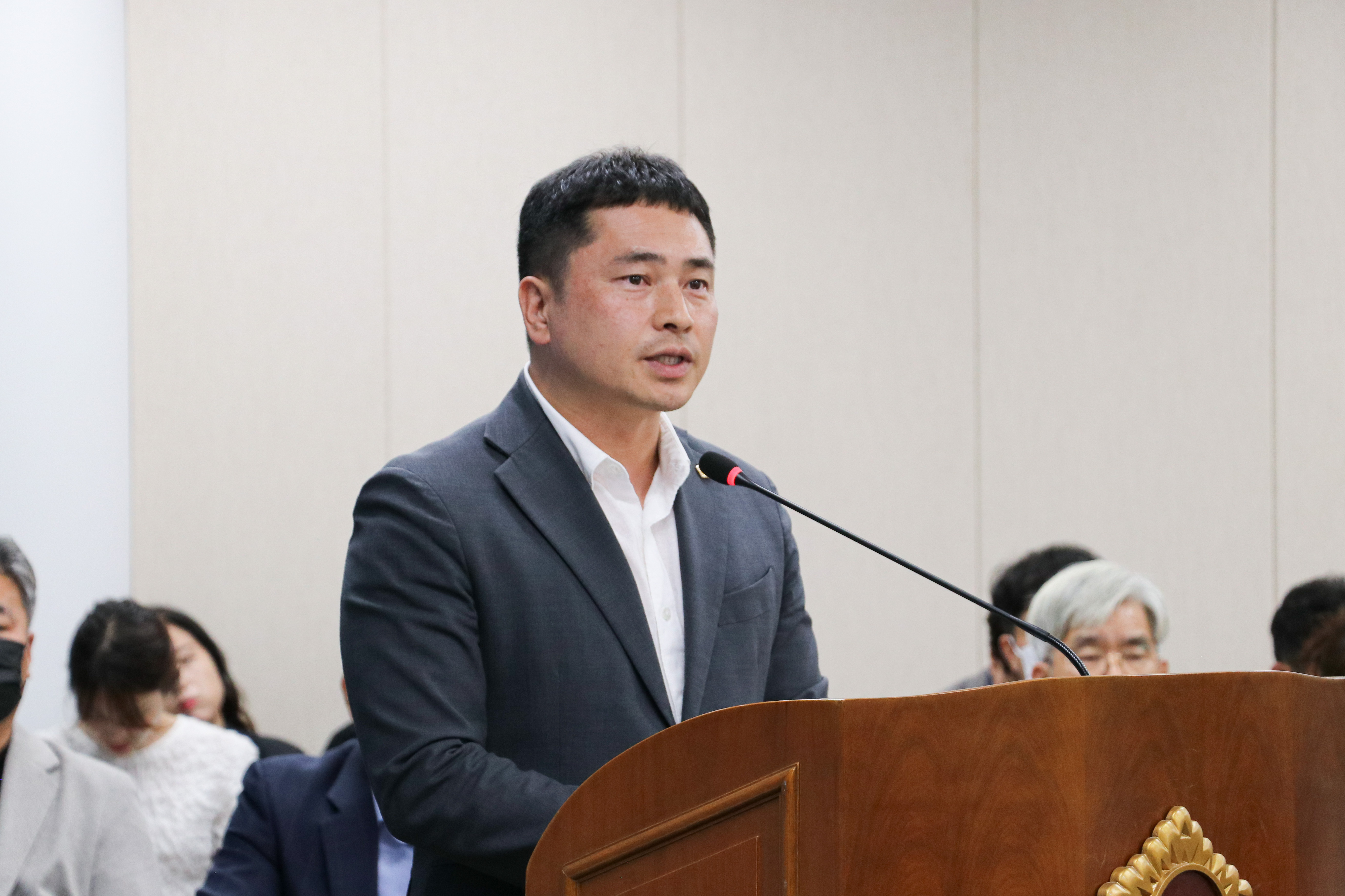제393회 임시회 기획행정위원회 회의 첨부이미지 : 25년09월09일 제393회 임시회 기획행정위원회 회의 (34).jpg