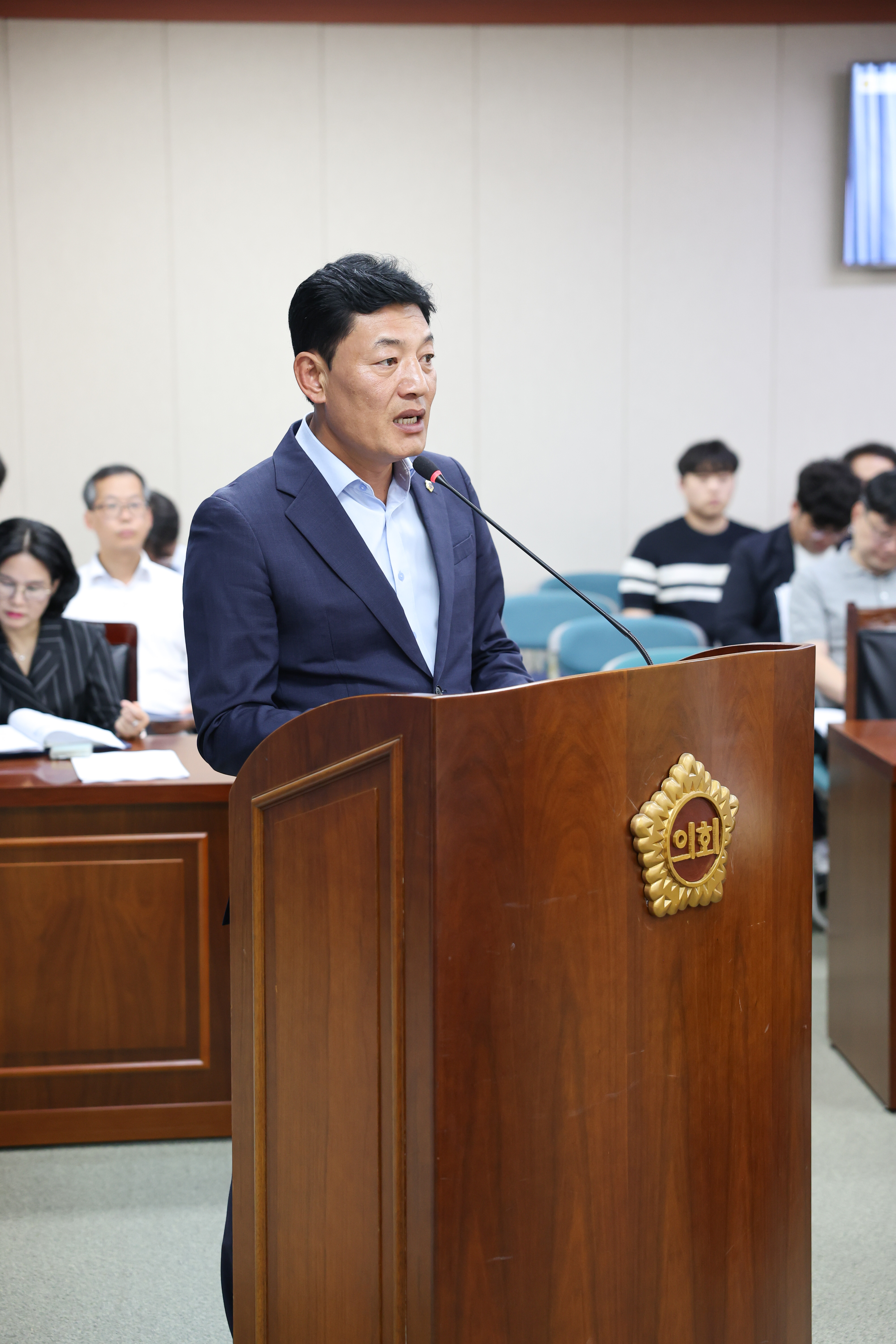 제393회 임시회 경제관광위원회 회의 첨부이미지 : 25년09월09일 제393회 임시회 경제관광위원회 회의 (18).jpg