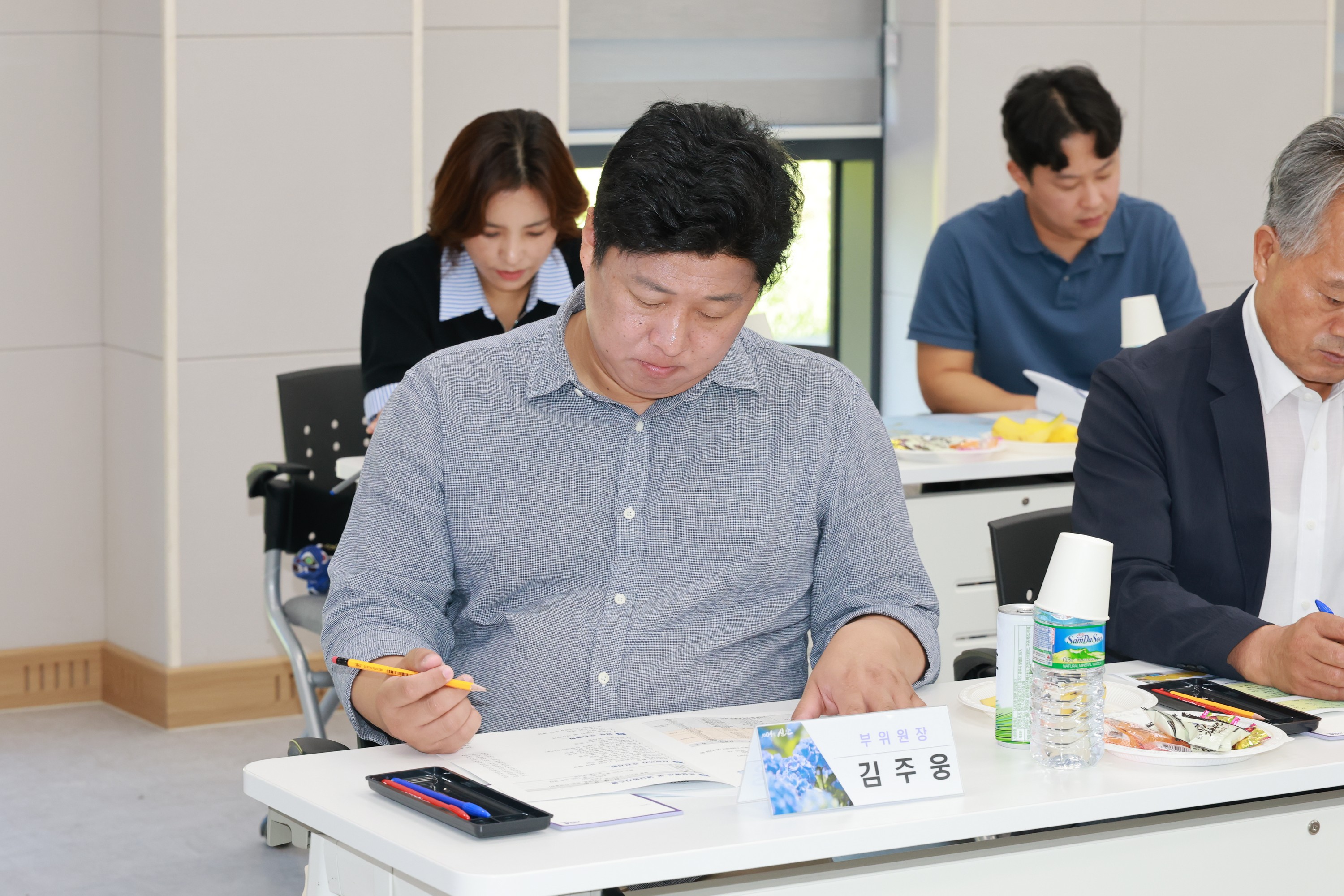 제393회 임시회 농수산위원회 신안 바나나농장 현지활동 첨부이미지 : 25년09월10일 제393회 임시회 농수산위원회 신안 바나나농장 현지활동 - 016.jpg