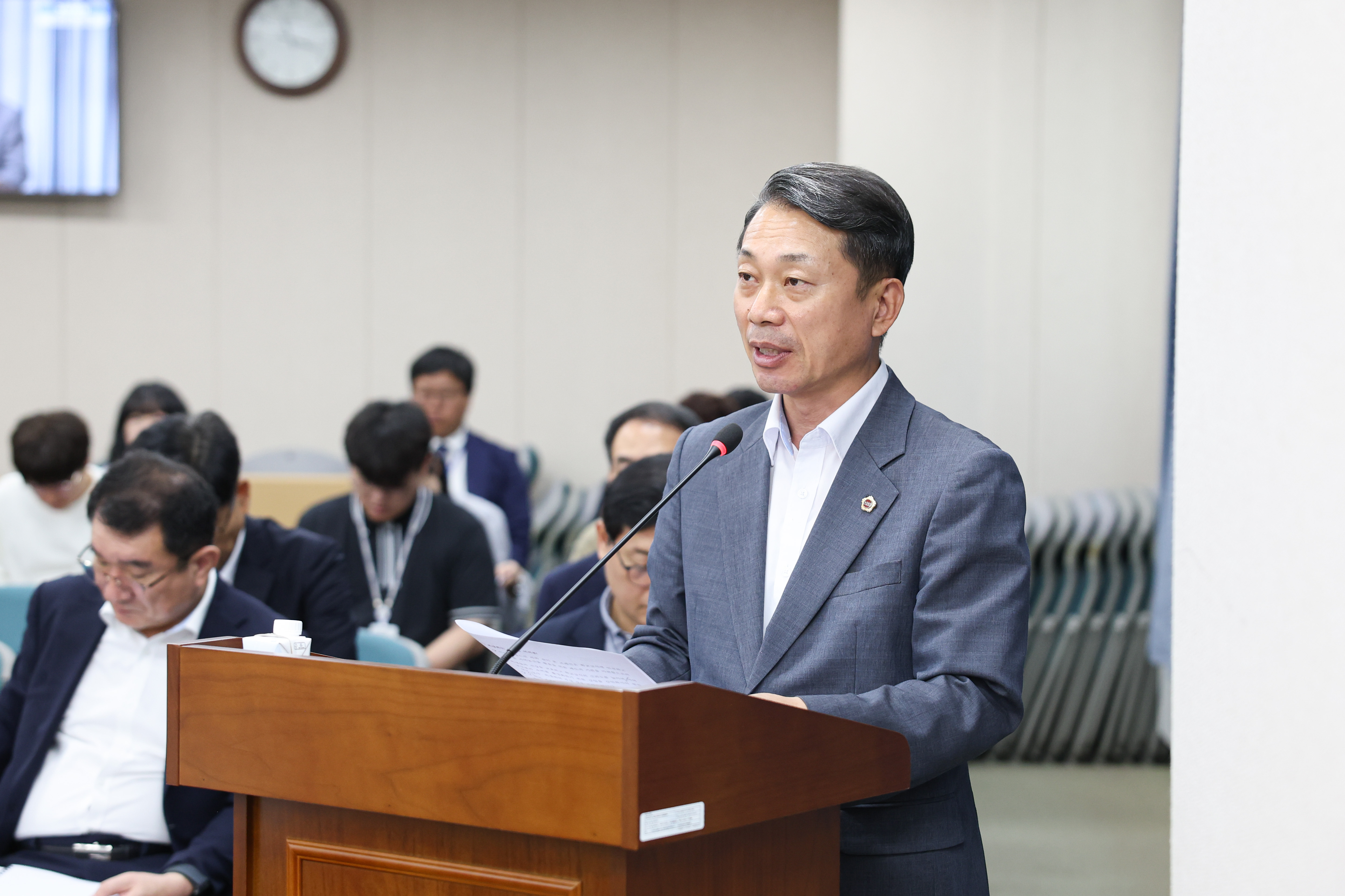 제393회 임시회 교육위원회 회의 첨부이미지 : 25년09월10일 제393회 임시회 교육위원회 회의 (50).jpg