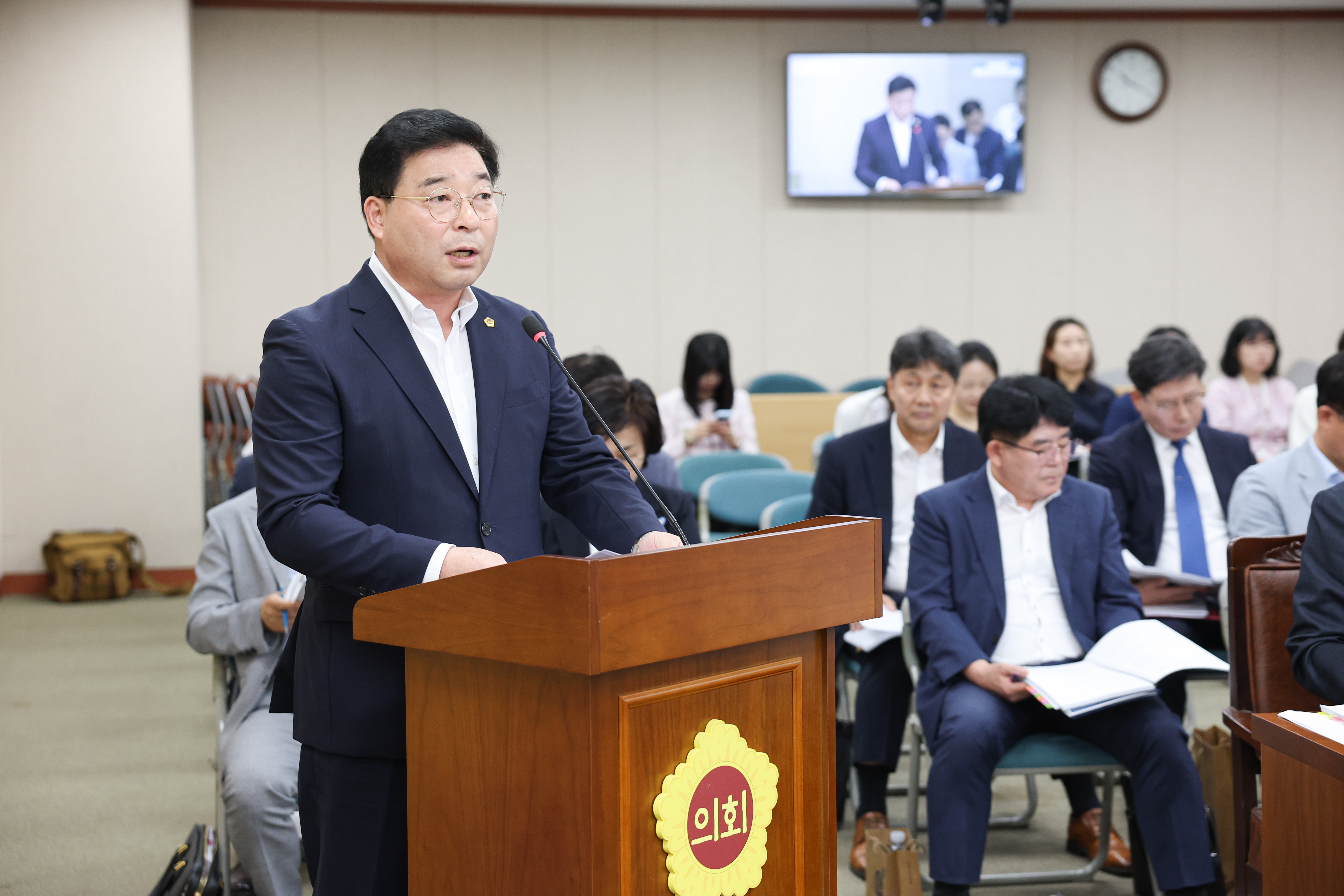 제393회 임시회 교육위원회 회의 첨부이미지 : 25년09월10일 제393회 임시회 교육위원회 회의 (20).jpg