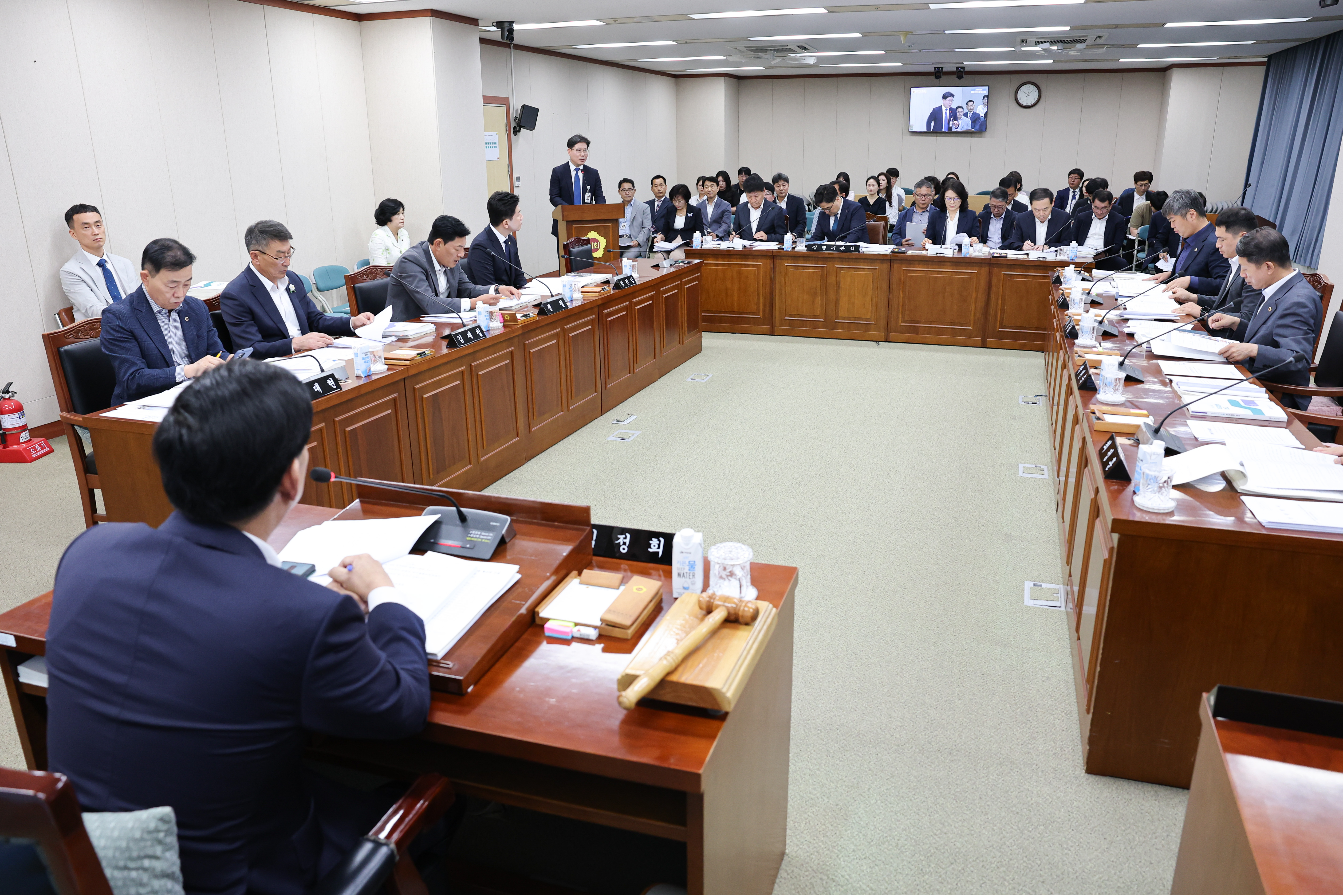 제393회 임시회 교육위원회 회의 첨부이미지 : 25년09월10일 제393회 임시회 교육위원회 회의 (8).jpg