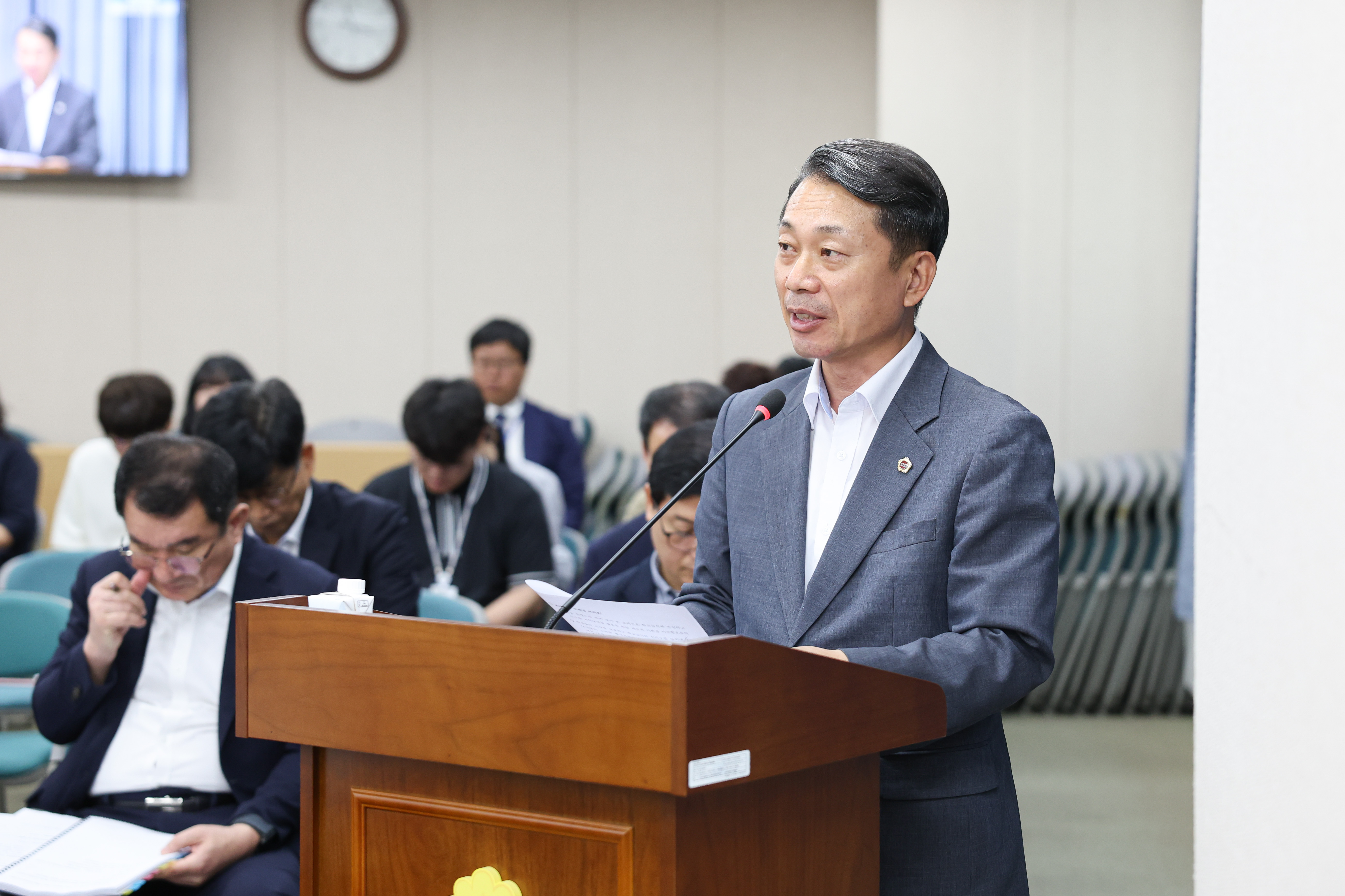 제393회 임시회 교육위원회 회의 첨부이미지 : 25년09월10일 제393회 임시회 교육위원회 회의 (49).jpg