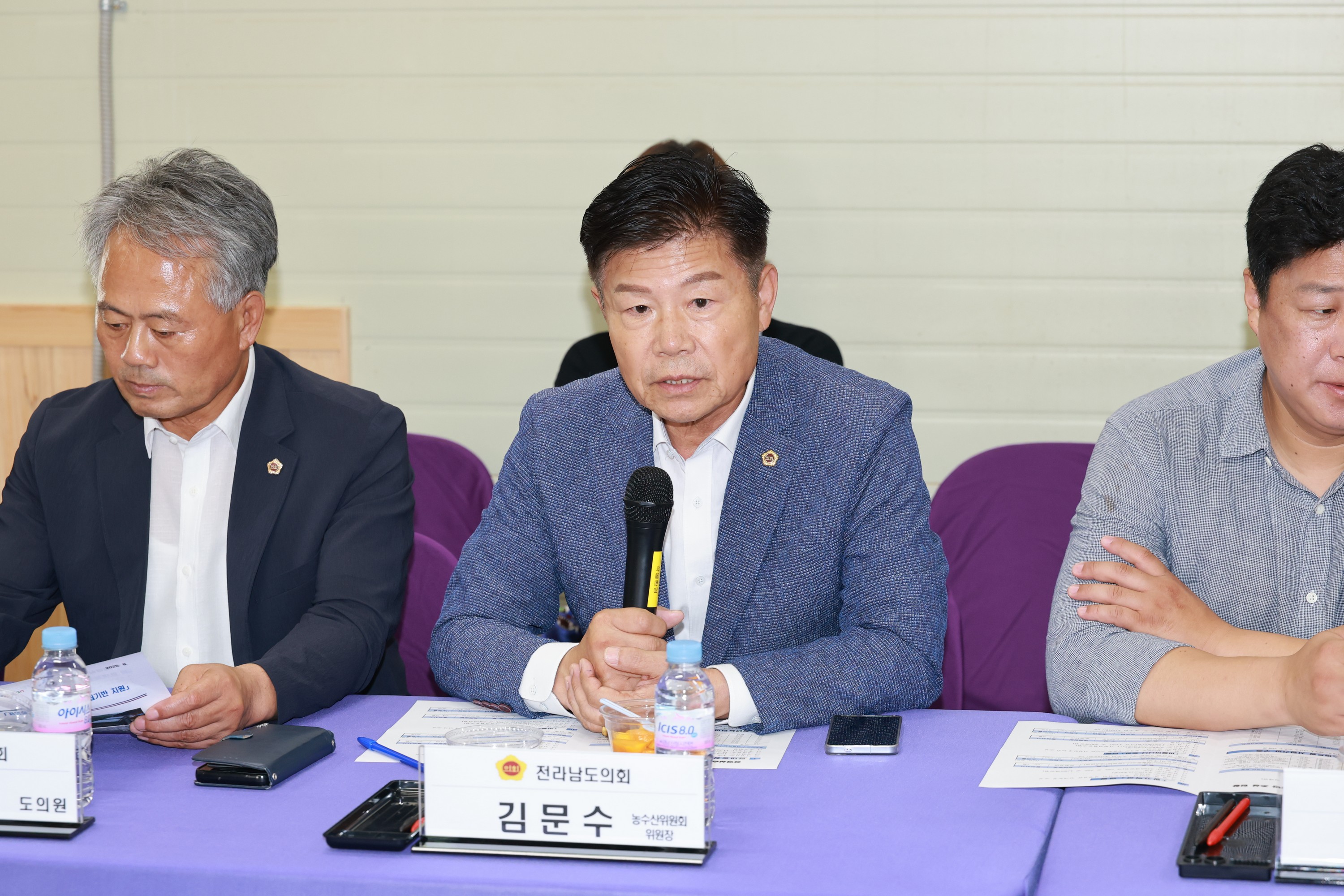 제393회 임시회 농수산위원회 신안 청년임대농장 망고학교 현지활동 첨부이미지 : 25년09월10일 제393회 임시회 농수산위원회 신안 청년임대농장 망고학교 현지활동 - 034.jpg