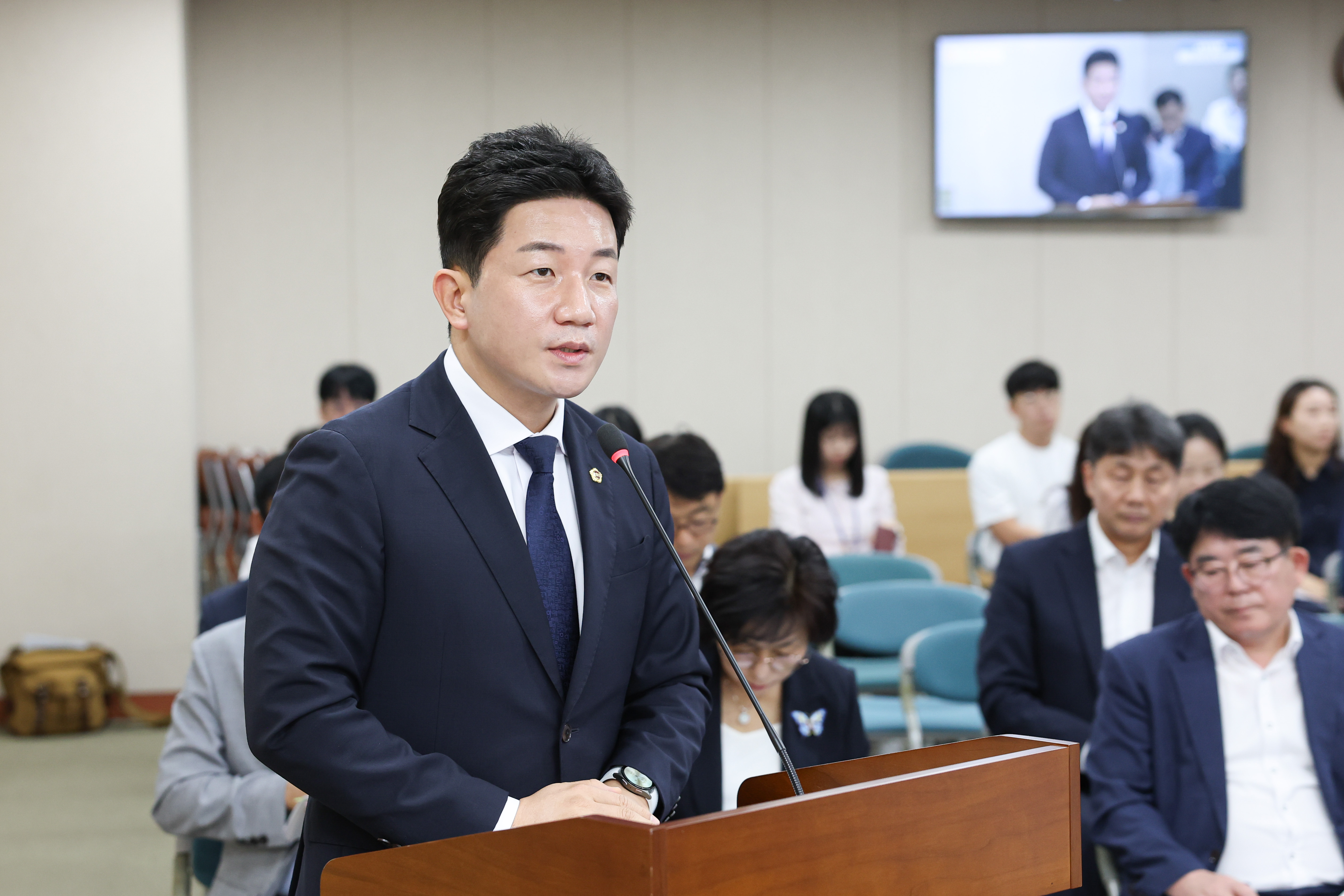 제393회 임시회 교육위원회 회의 첨부이미지 : 25년09월10일 제393회 임시회 교육위원회 회의 (39).jpg