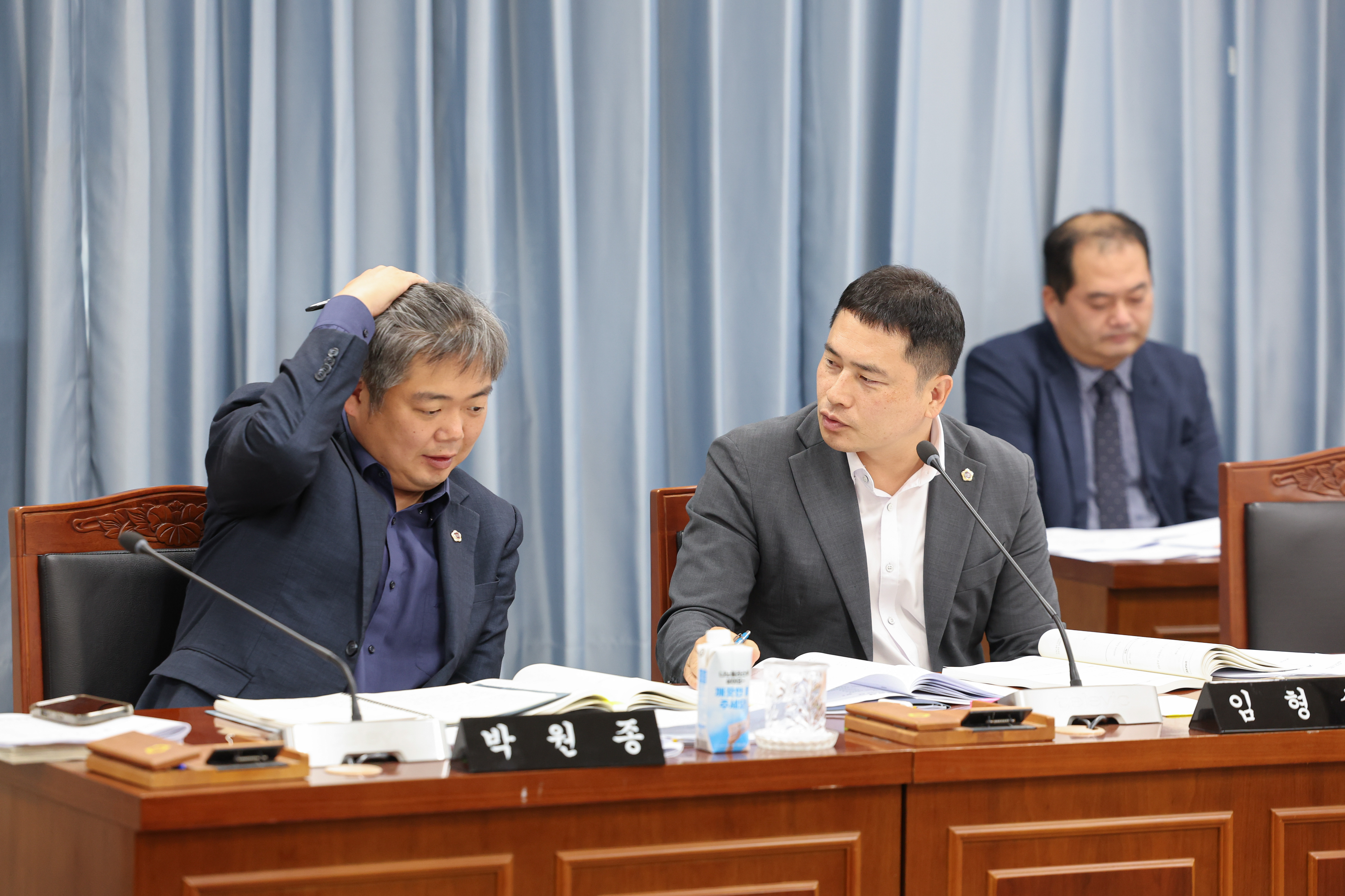 제393회 임시회 교육위원회 회의 첨부이미지 : 25년09월10일 제393회 임시회 교육위원회 회의 (55).jpg
