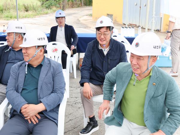 제393회 임시회 안전소방건설소방위원회 현지활동 첨부이미지 : 25년09월10일 제393회 임시회 안전소방건설소방위원회 현지활동 (학계천 하천재해 예방 사업 현장) (53).jpg