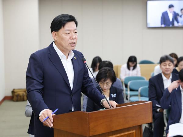 제393회 임시회 교육위원회 회의 첨부이미지 : 25년09월10일 제393회 임시회 교육위원회 회의 (28).jpg