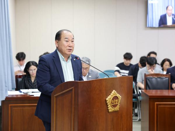 제393회 임시회 경제관광위원회 회의 첨부이미지 : 25년09월09일 제393회 임시회 경제관광위원회 회의 (10).jpg