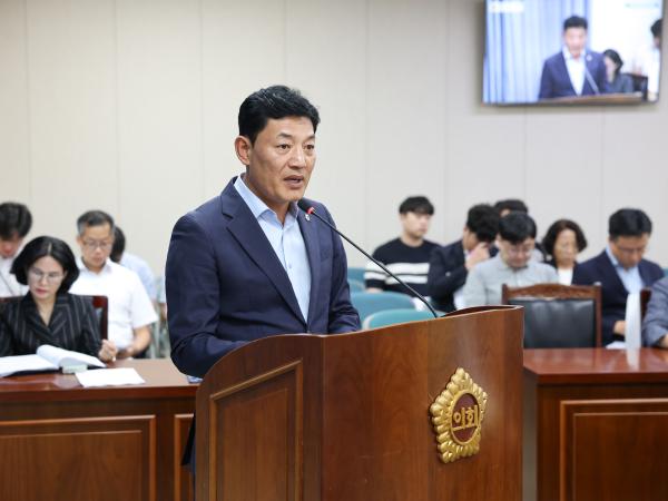제393회 임시회 경제관광위원회 회의 첨부이미지 : 25년09월09일 제393회 임시회 경제관광위원회 회의 (17).jpg