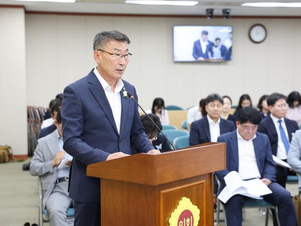 제393회 임시회 교육위원회 회의 첨부이미지 : 25년09월10일 제393회 임시회 교육위원회 회의 (47).jpg