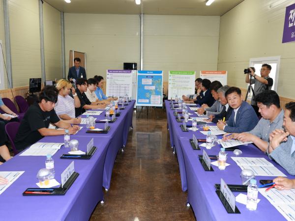 제393회 임시회 농수산위원회 신안 청년임대농장 망고학교 현지활동 첨부이미지 : 25년09월10일 제393회 임시회 농수산위원회 신안 청년임대농장 망고학교 현지활동 - 036.jpg