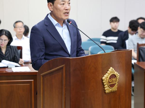 제393회 임시회 경제관광위원회 회의 첨부이미지 : 25년09월09일 제393회 임시회 경제관광위원회 회의 (18).jpg