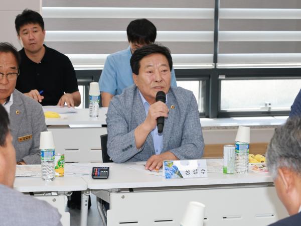 25년09월10일 제393회 임시회 농수산위원회 신안 바나나농장 현지활동 - 022 3