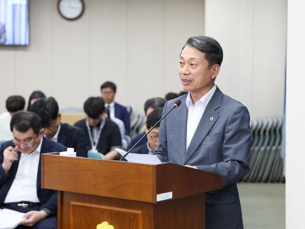 제393회 임시회 교육위원회 회의 첨부이미지 : 25년09월10일 제393회 임시회 교육위원회 회의 (49).jpg
