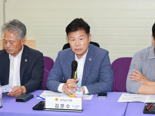 제393회 임시회 농수산위원회 신안 청년임대농장 망고학교 현지활동 첨부이미지 : 25년09월10일 제393회 임시회 농수산위원회 신안 청년임대농장 망고학교 현지활동 - 034.jpg
