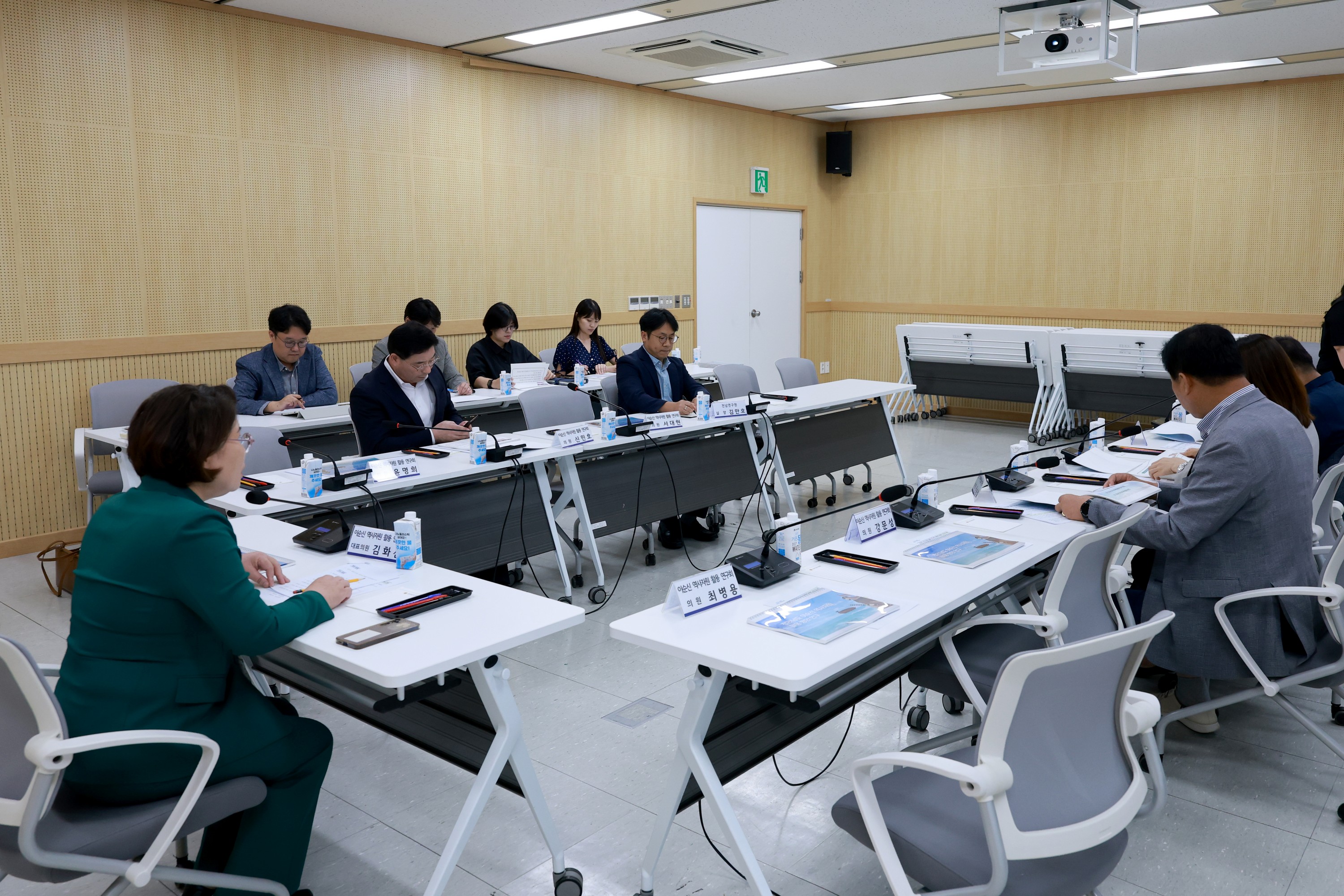 이순신 역사자원 활용 연구회 정책연구용역 중간보고회 첨부이미지 : 25년09월19일 이순신 역사자원 활용 연구회 정책연구용역 중간보고회 - 007.jpg