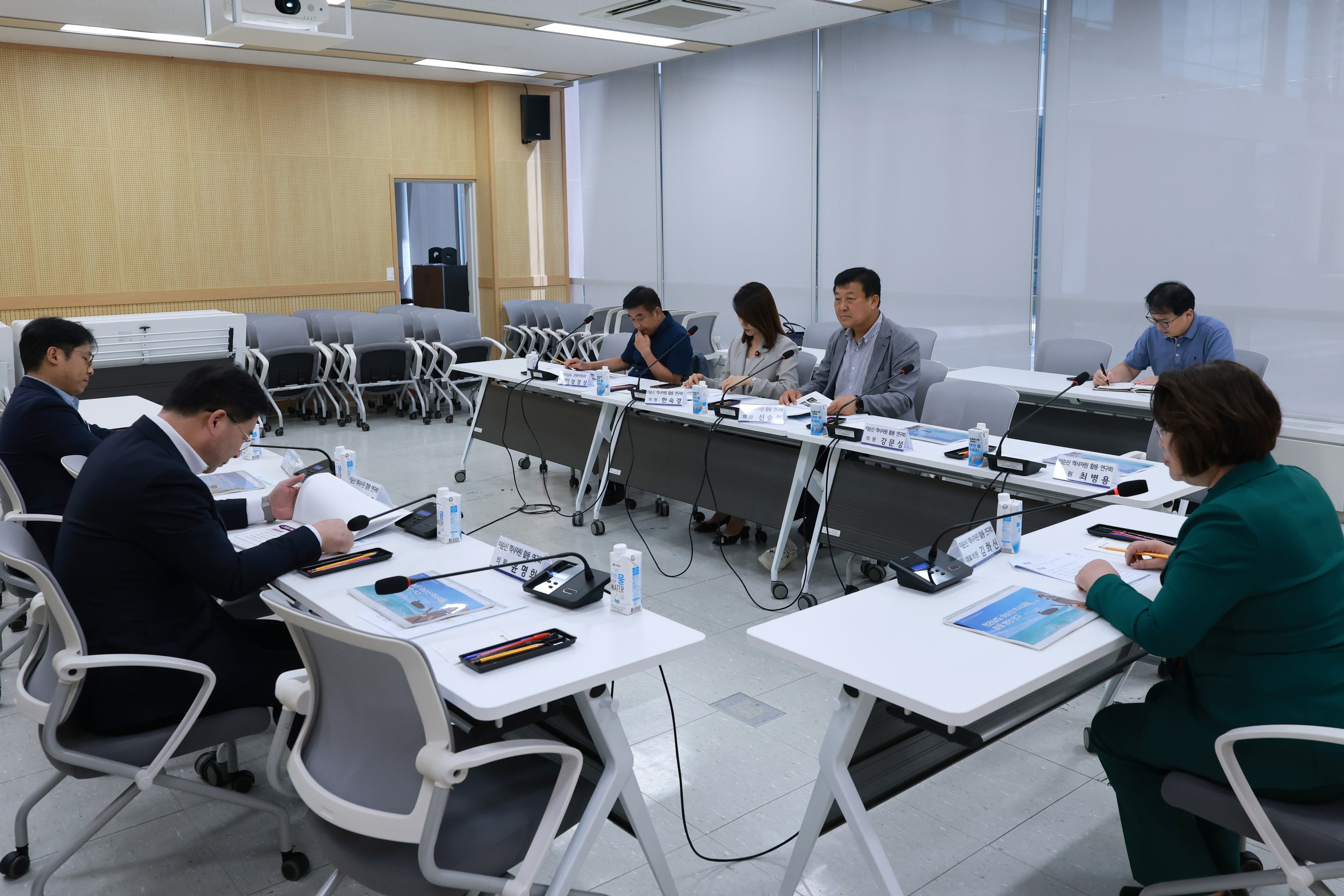 이순신 역사자원 활용 연구회 정책연구용역 중간보고회 첨부이미지 : 25년09월19일 이순신 역사자원 활용 연구회 정책연구용역 중간보고회 - 006.jpg