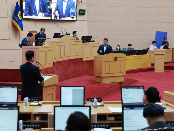 제393회 임시회 제5차 본회의 도정 및 교육행정 질문 첨부이미지 : 25년09월19일 제393회 임시회 제5차 본회의 도정 및 교육행정 질문 - 085.jpg