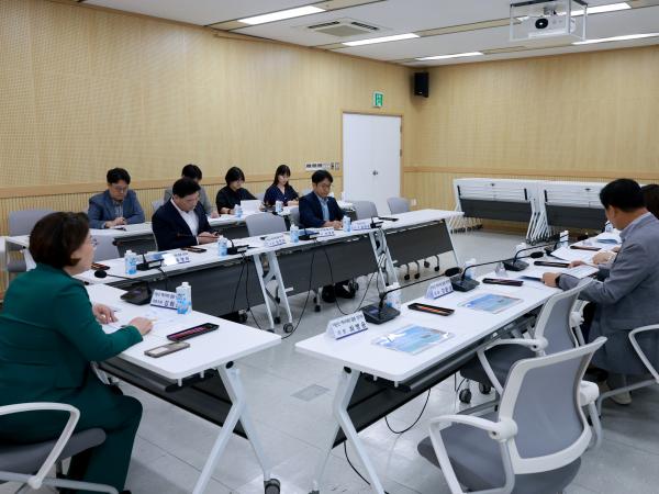 이순신 역사자원 활용 연구회 정책연구용역 중간보고회 첨부이미지 : 25년09월19일 이순신 역사자원 활용 연구회 정책연구용역 중간보고회 - 007.jpg