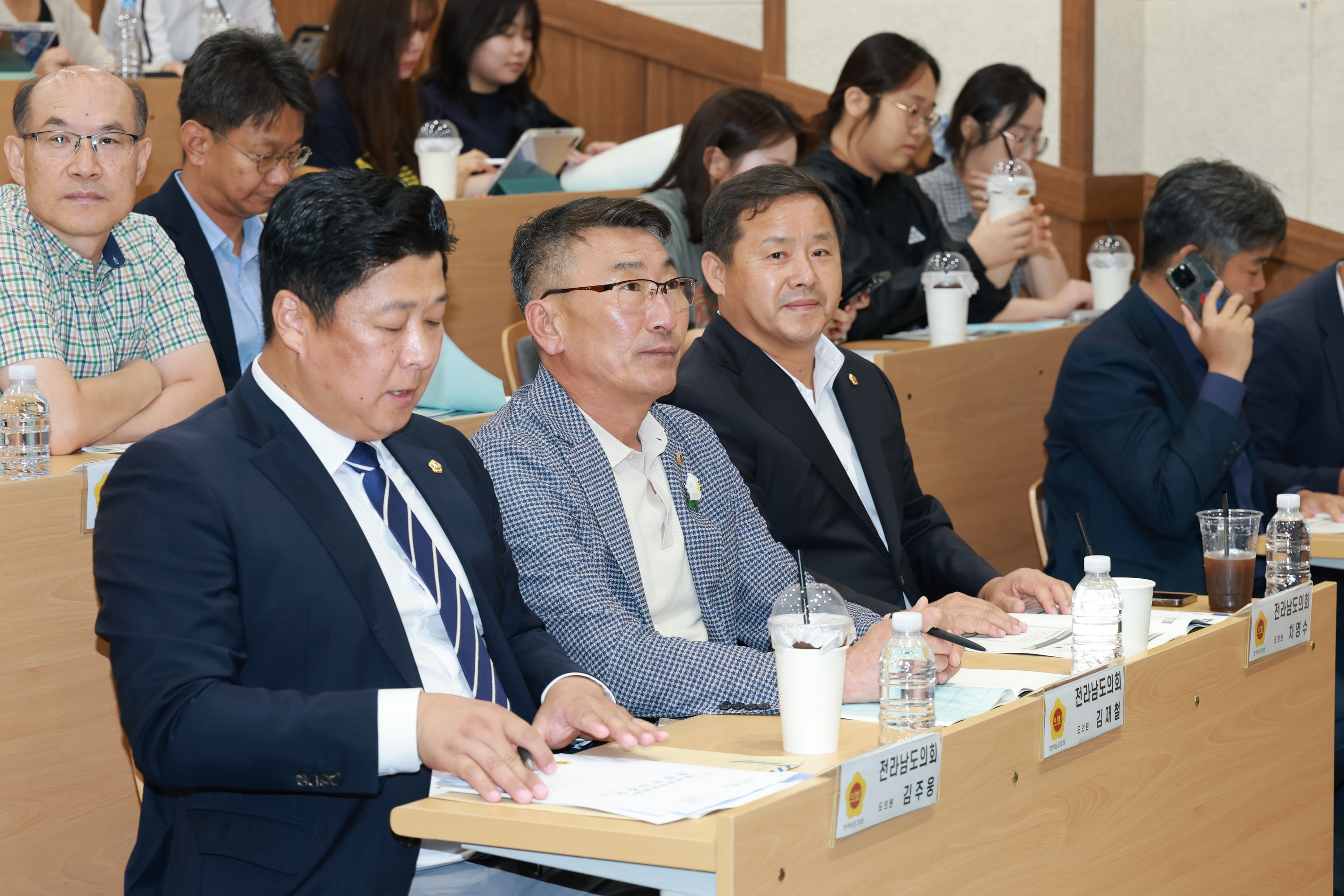 전라남도 청년 취업 지원 정책 개발 토론회 첨부이미지 : 25년09월08일 전라나도 청년 취업 지원 정책 개박 토론회 - 017.jpg